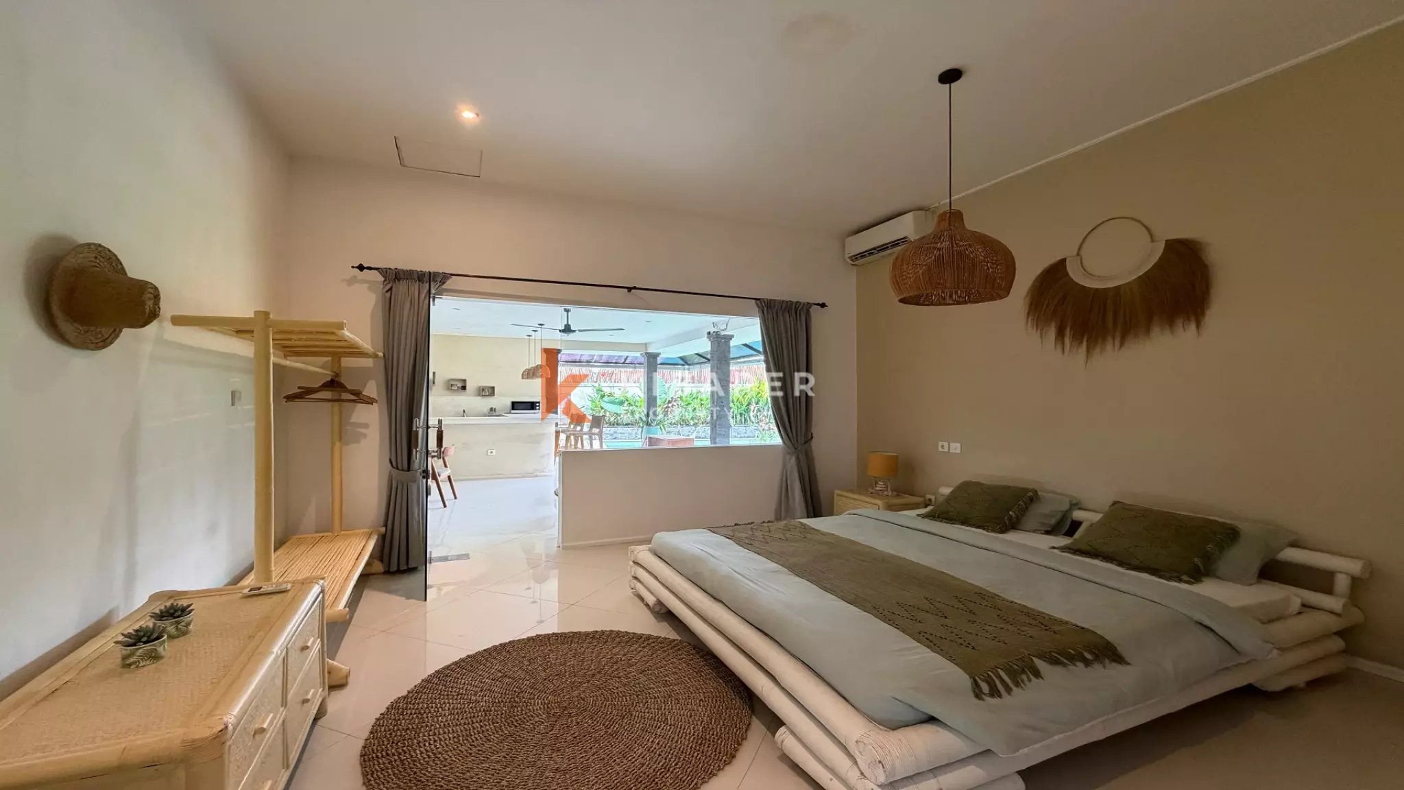 Villa de deux chambres avec fenêtre sur les rizières, plus chambre de service et salon ouvert, située dans le quartier d'Umalas