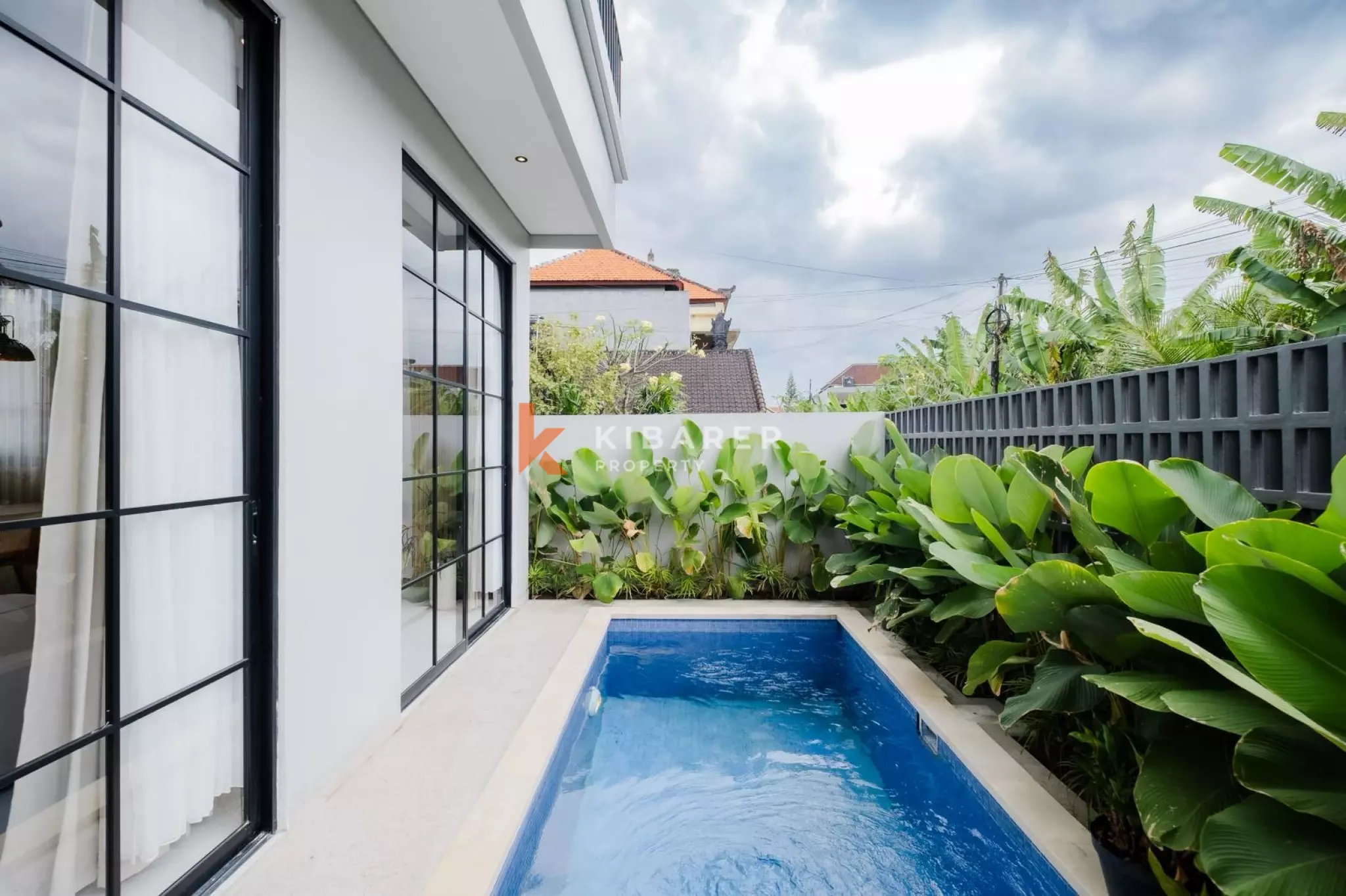 Villa moderne et élégante de trois chambres avec piscine privée à Berawa