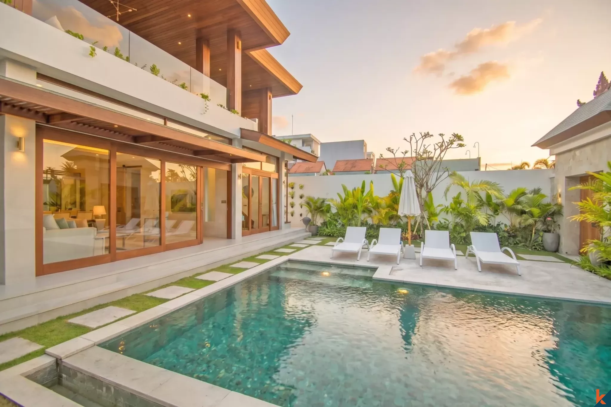 Brand new four bedroom villa with ocean views