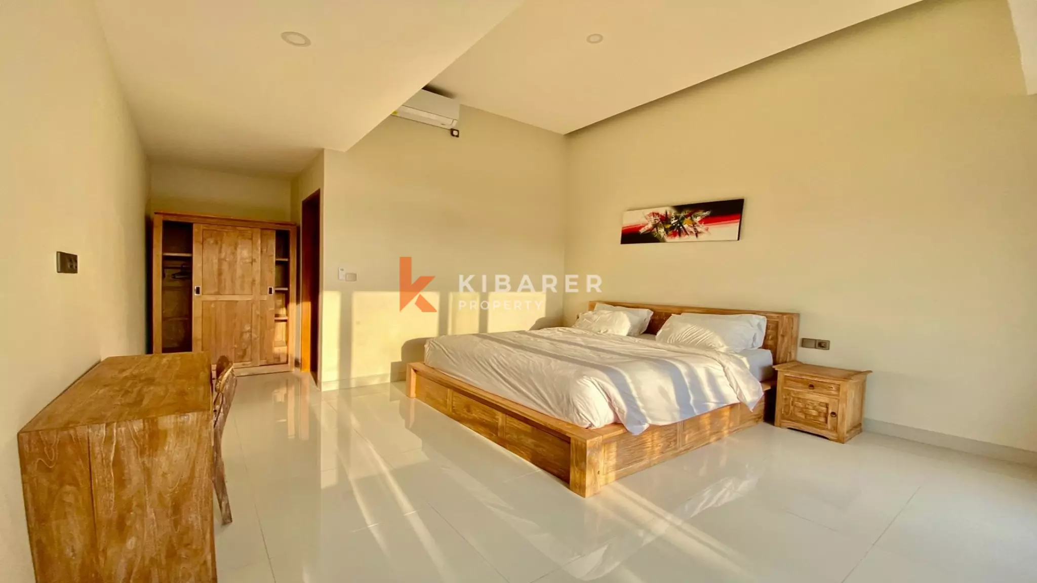 Liburan Tropis di Canggu – Vila Kolam Renang Tiga Kamar Tidur yang Elegan