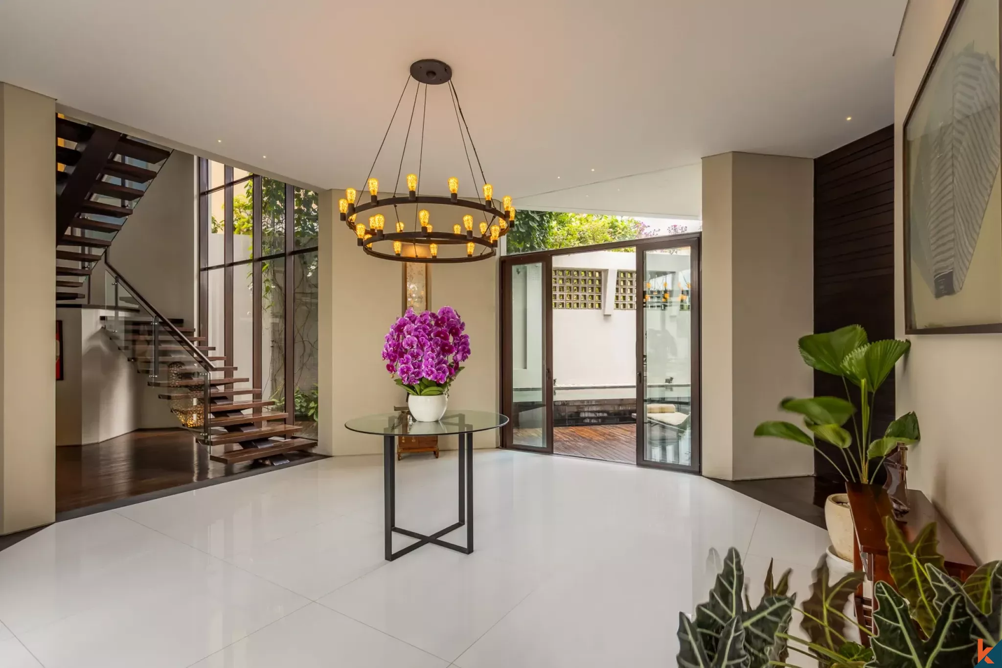 Luxurious Three Bedrooms Villa with Ocean Views for Sale in Pecatu