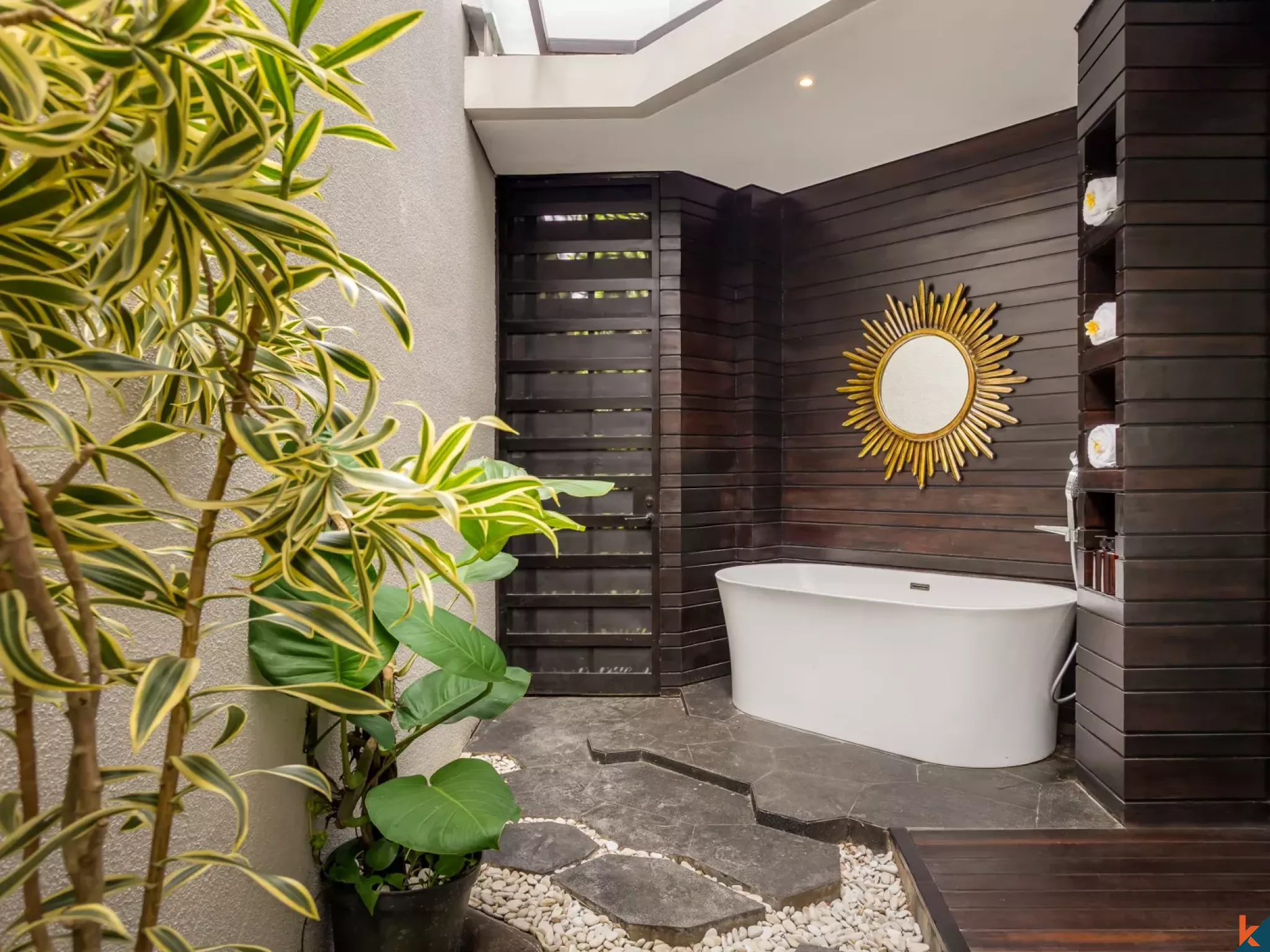 Luxurious Three Bedrooms Villa with Ocean Views for Sale in Pecatu
