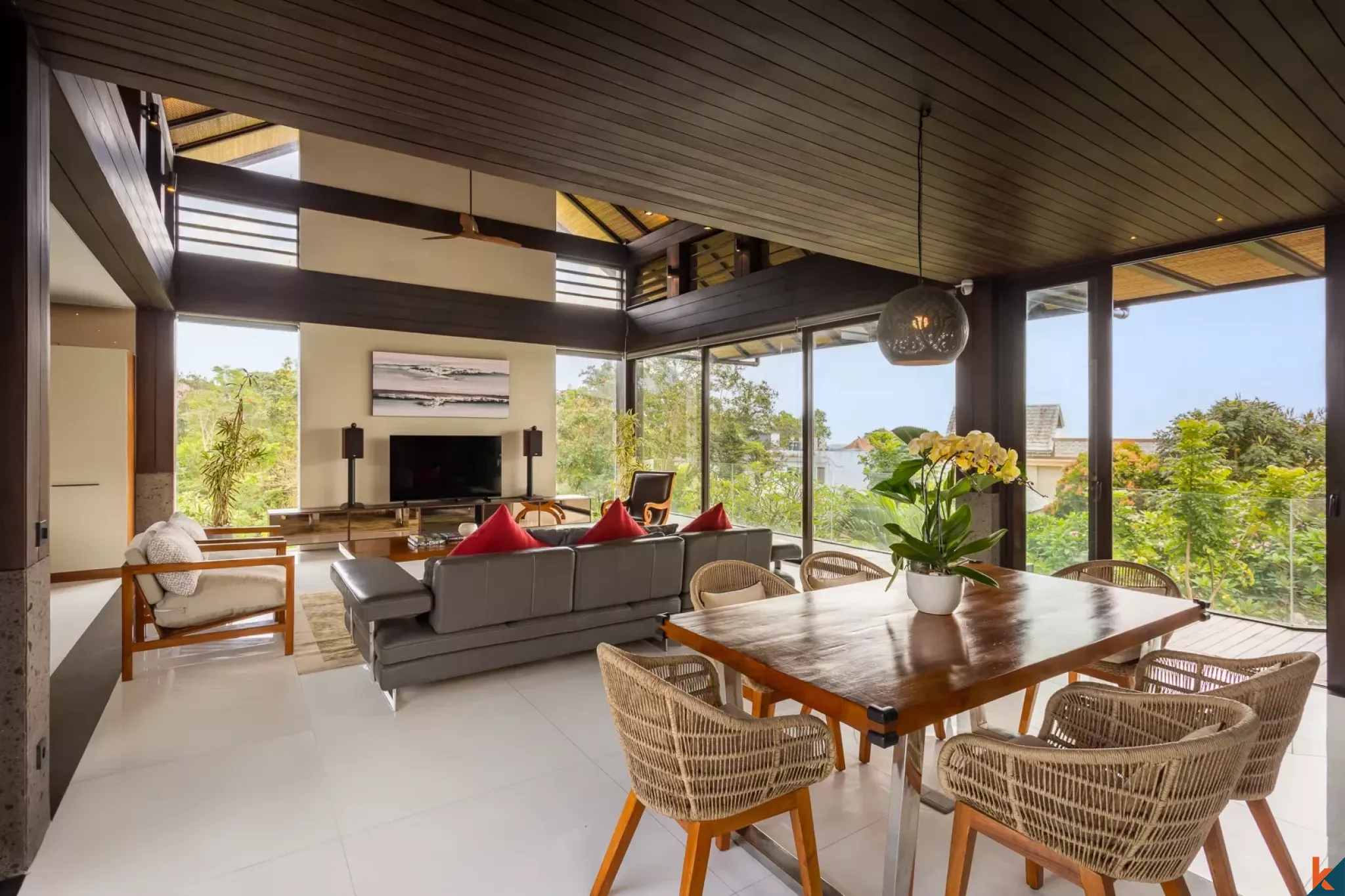 Luxurious Three Bedrooms Villa with Ocean Views for Sale in Pecatu