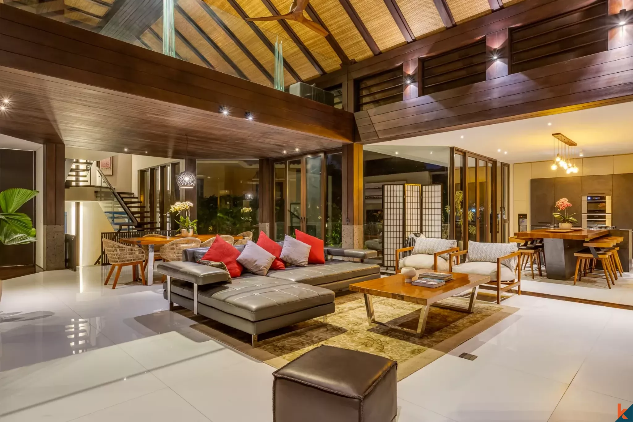 Luxurious Three Bedrooms Villa with Ocean Views for Sale in Pecatu