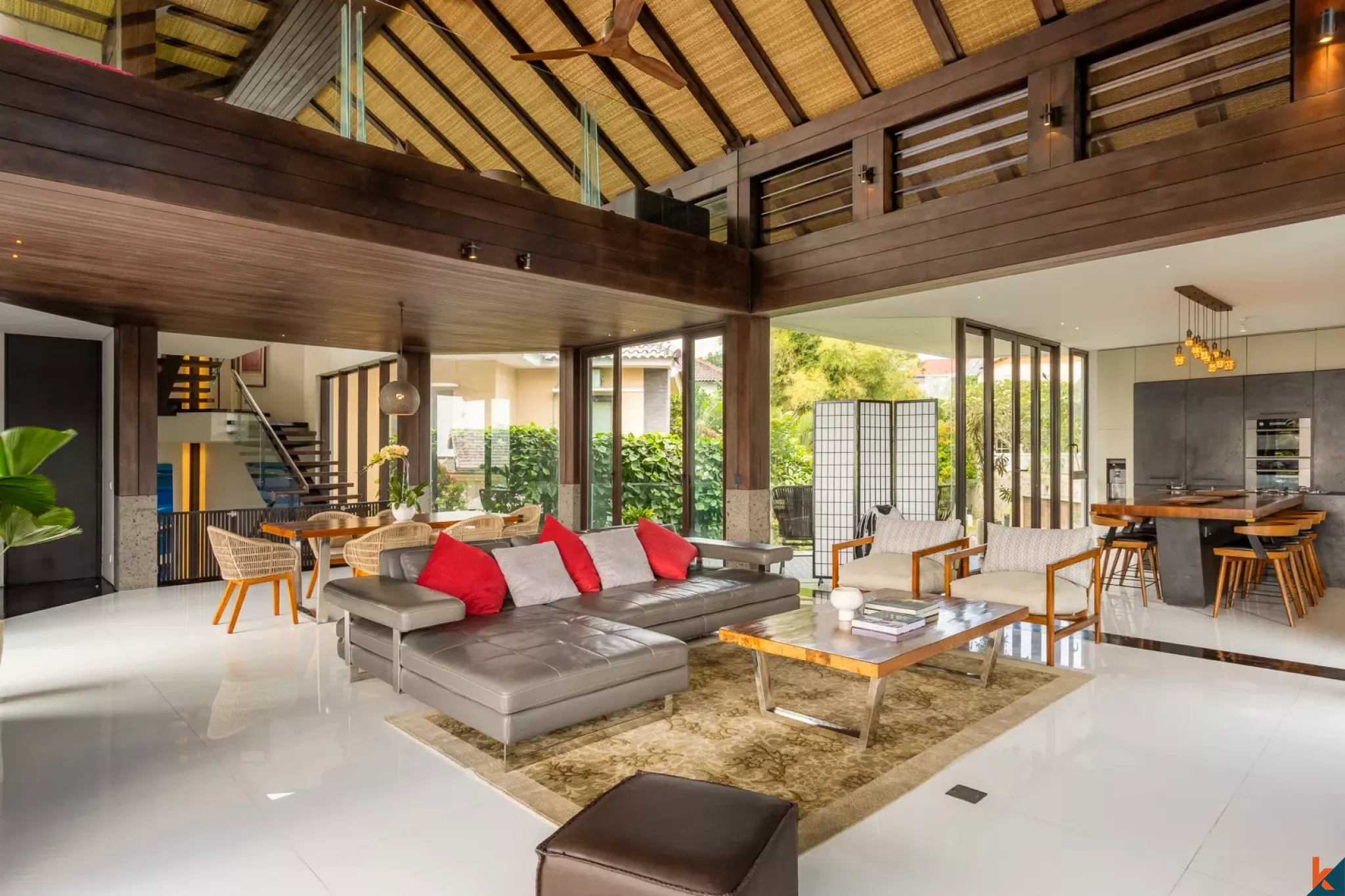 Luxurious Three Bedrooms Villa with Ocean Views for Sale in Pecatu