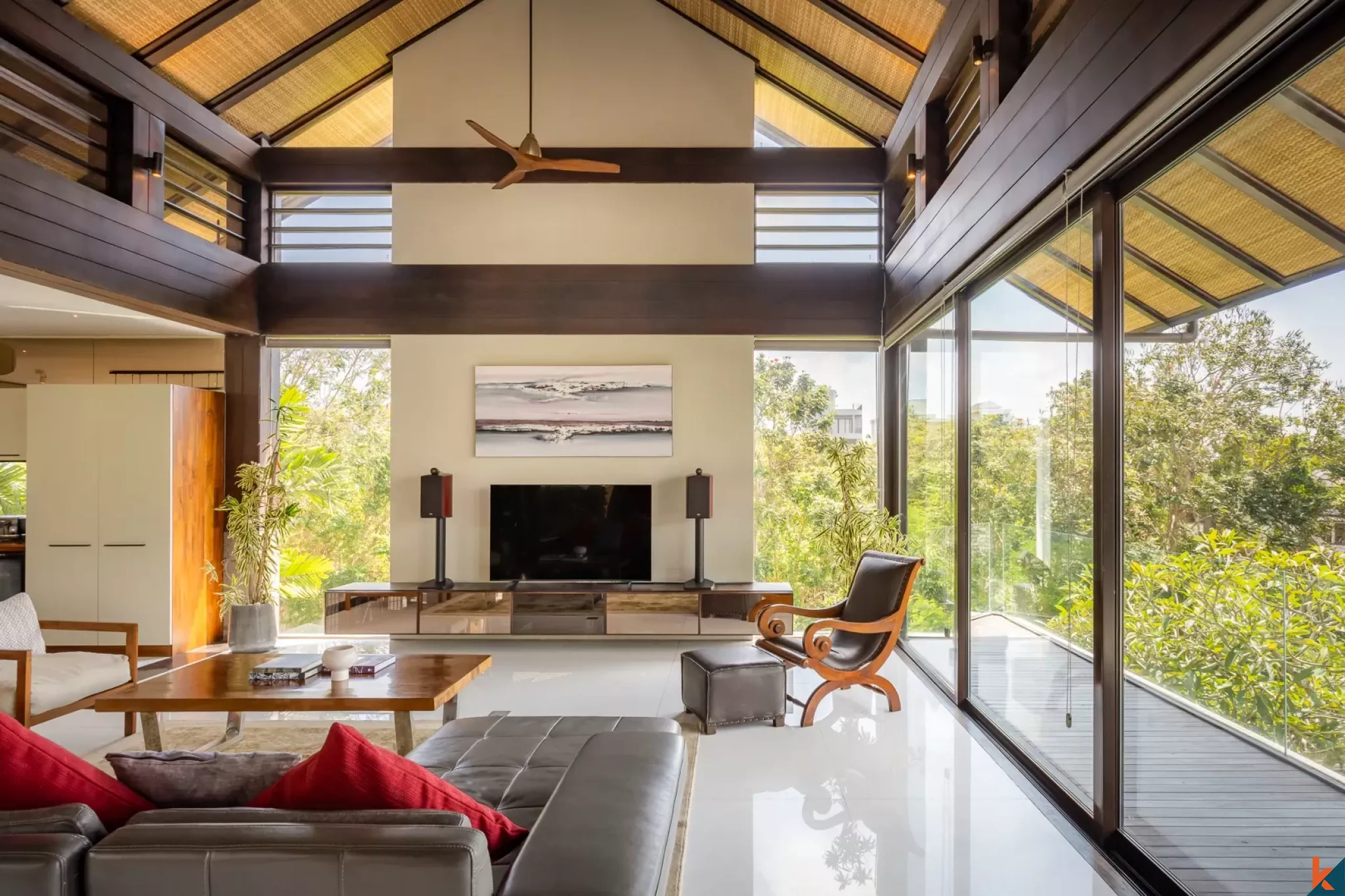 Luxurious Three Bedrooms Villa with Ocean Views for Sale in Pecatu