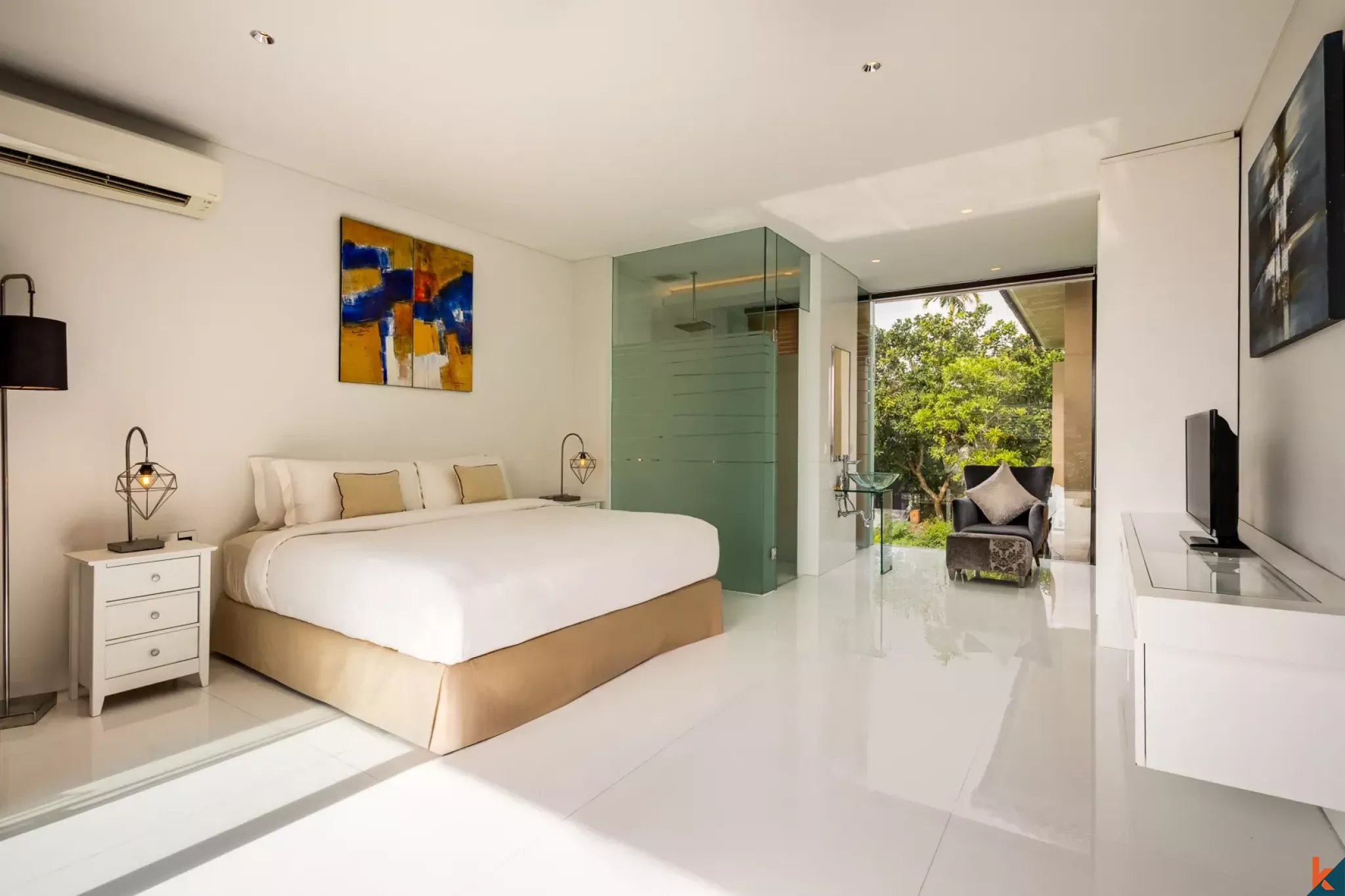 Luxurious Three Bedrooms Villa with Ocean Views for Sale in Pecatu