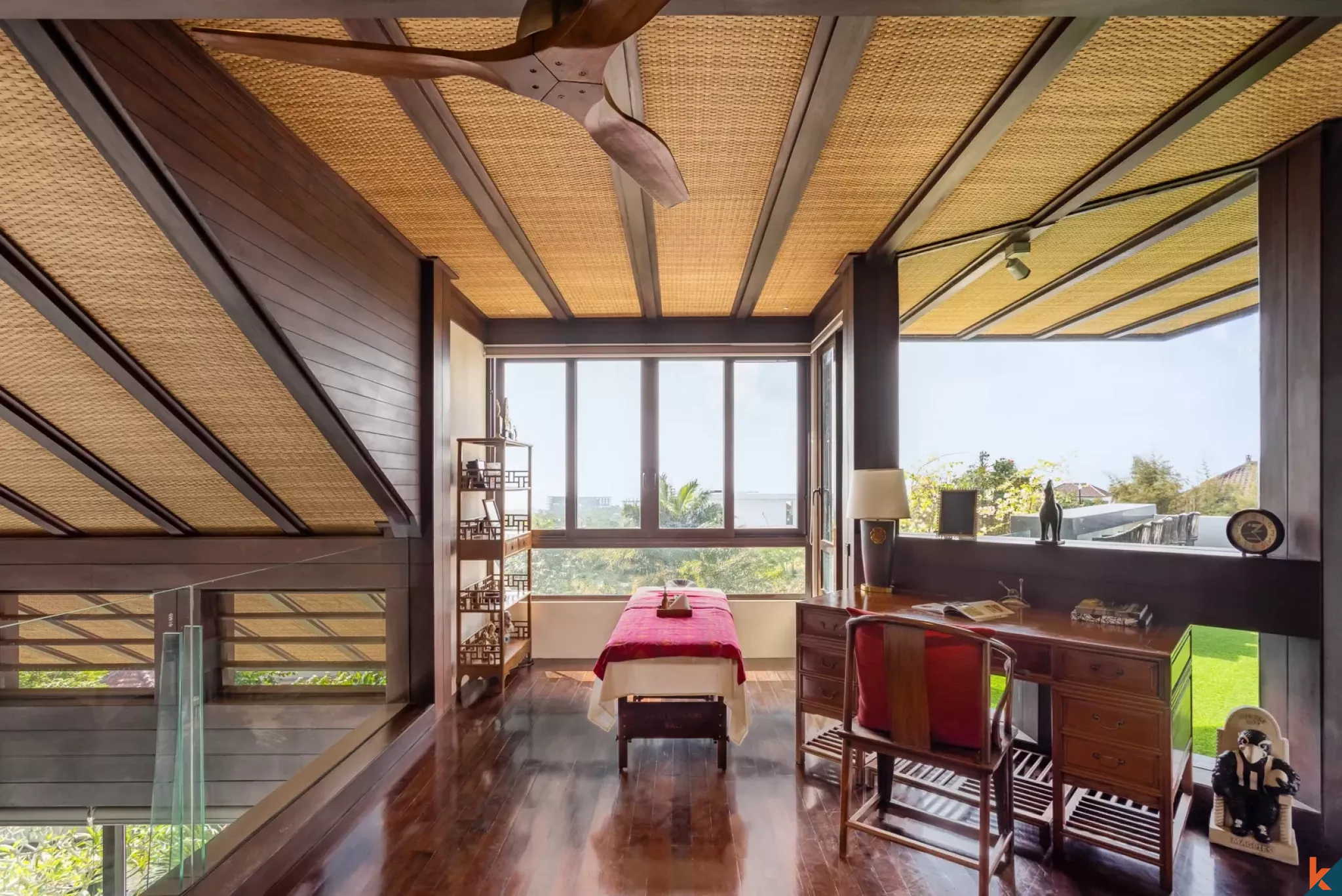 Luxurious Three Bedrooms Villa with Ocean Views for Sale in Pecatu