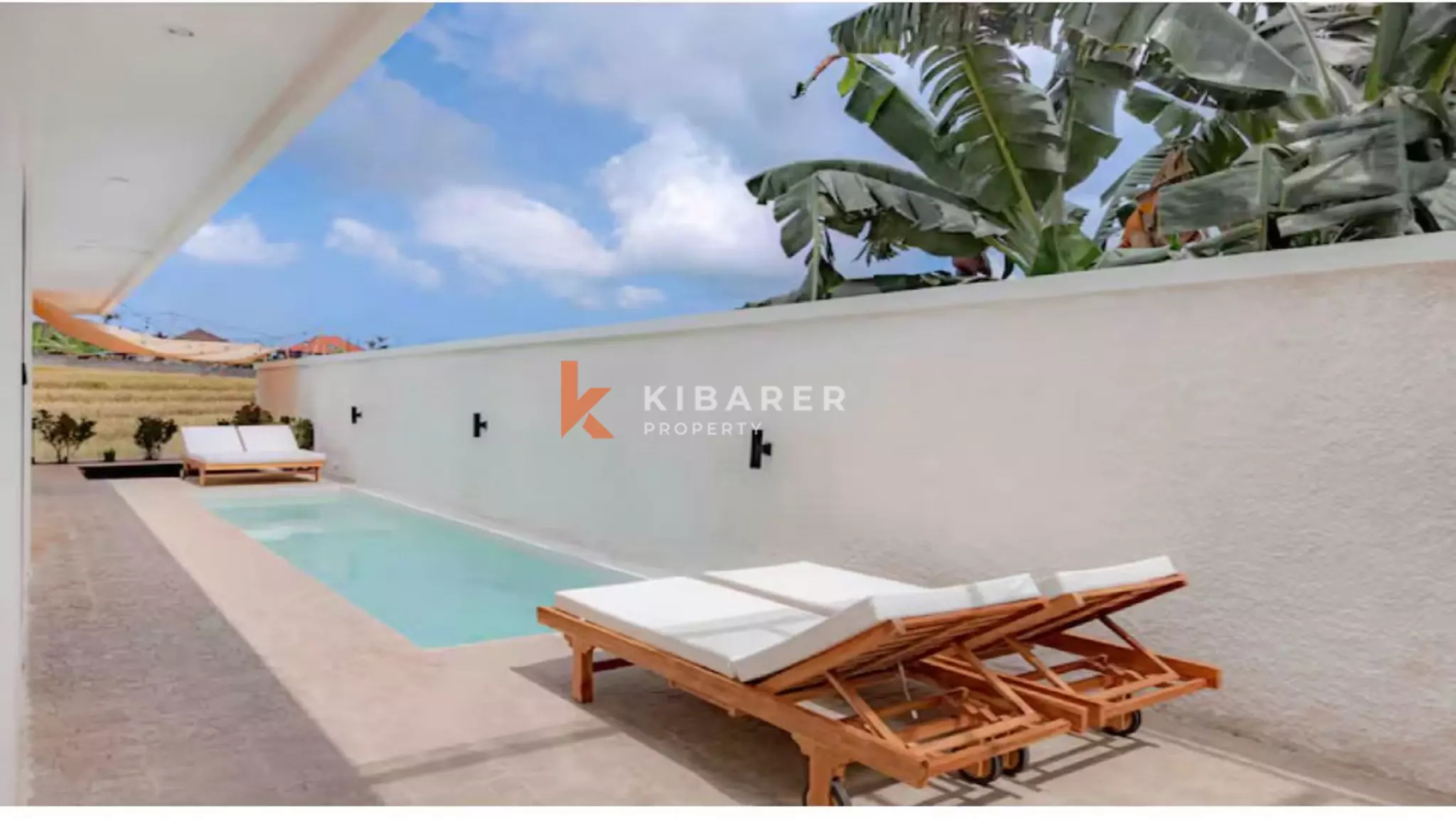 Villa Junior Suite Tiga Kamar Tidur yang Stylish dengan Area Outdoor sunken di Canggu