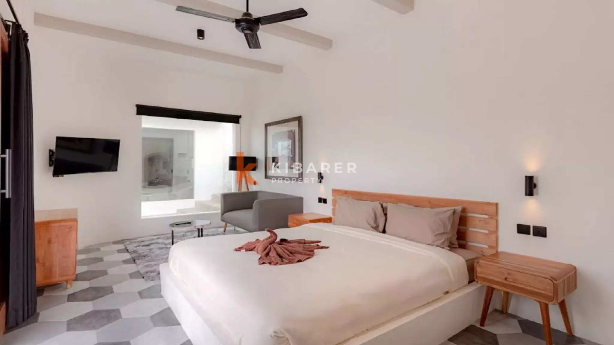Villa Junior Suite Tiga Kamar Tidur yang Stylish dengan Area Outdoor sunken di Canggu