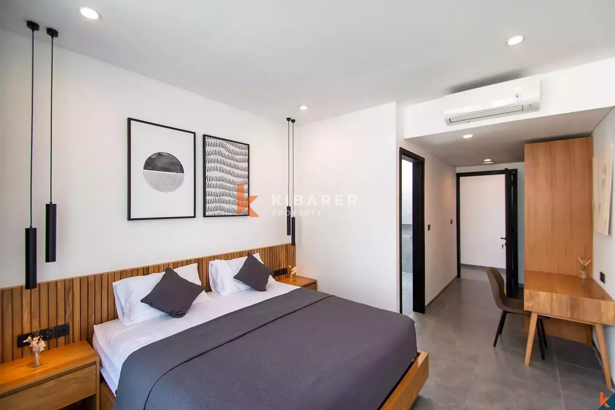 Villa Tiga Kamar Tidur dengan Desain Tropis Perkotaan di Area Umalas yang Bergengsi