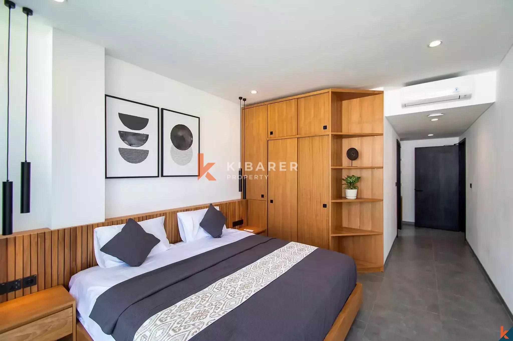 Villa Tiga Kamar Tidur dengan Desain Tropis Perkotaan di Area Umalas yang Bergengsi