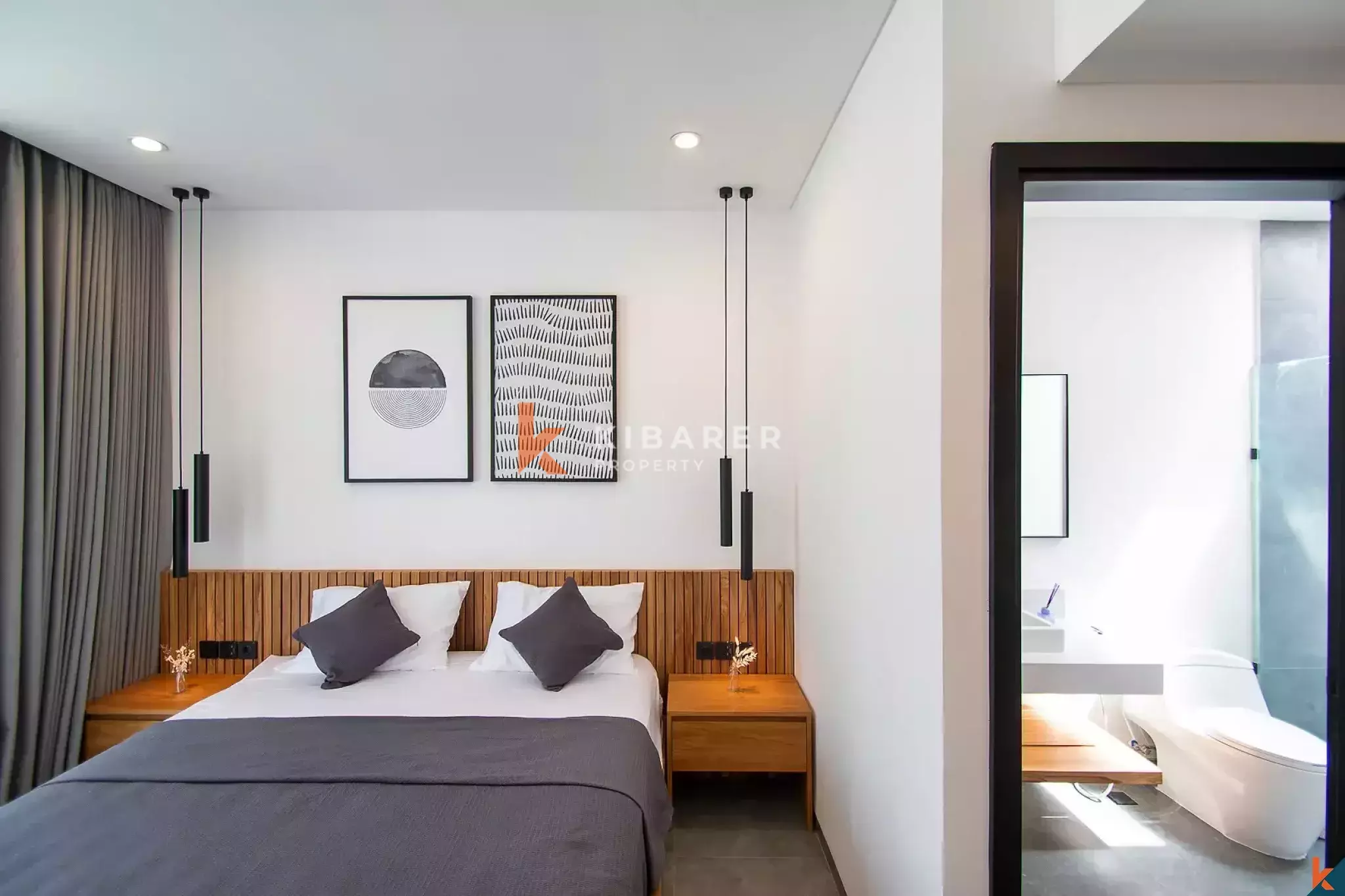 Villa Tiga Kamar Tidur dengan Desain Tropis Perkotaan di Area Umalas yang Bergengsi