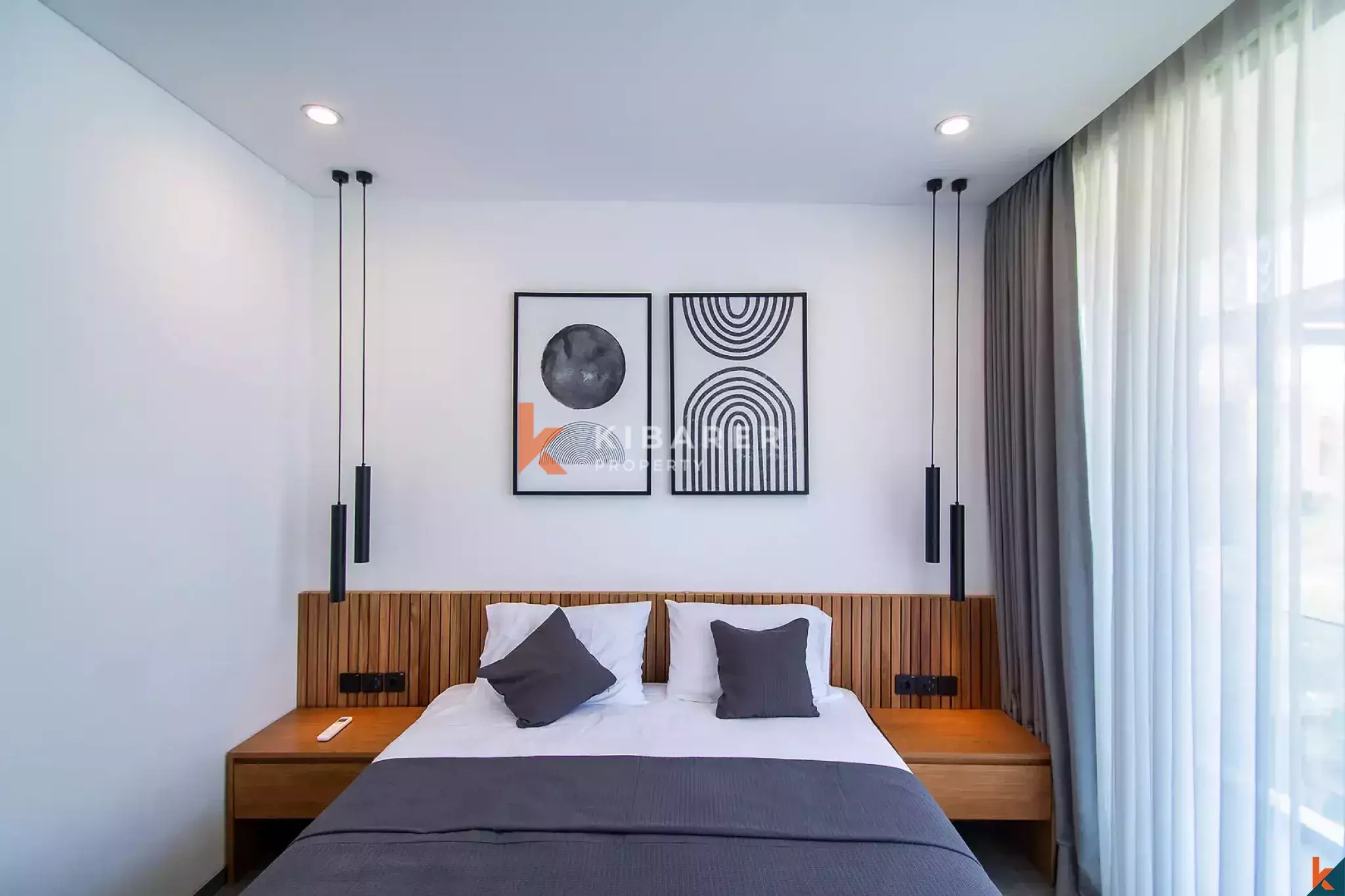 Villa Tiga Kamar Tidur dengan Desain Tropis Perkotaan di Area Umalas yang Bergengsi