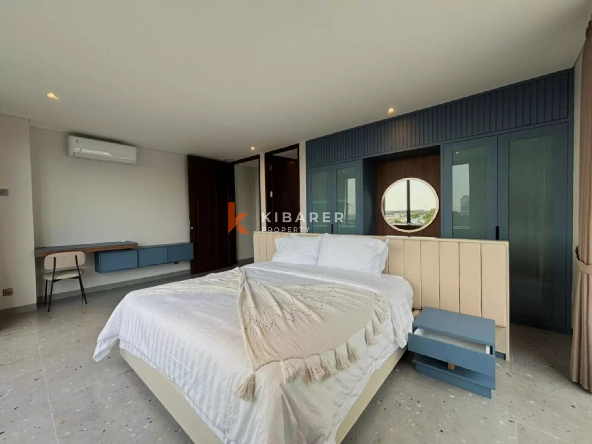 Vila Townhouse Tiga Kamar Tidur Bergaya di Dekat Berawa, Lokasi Terbaik