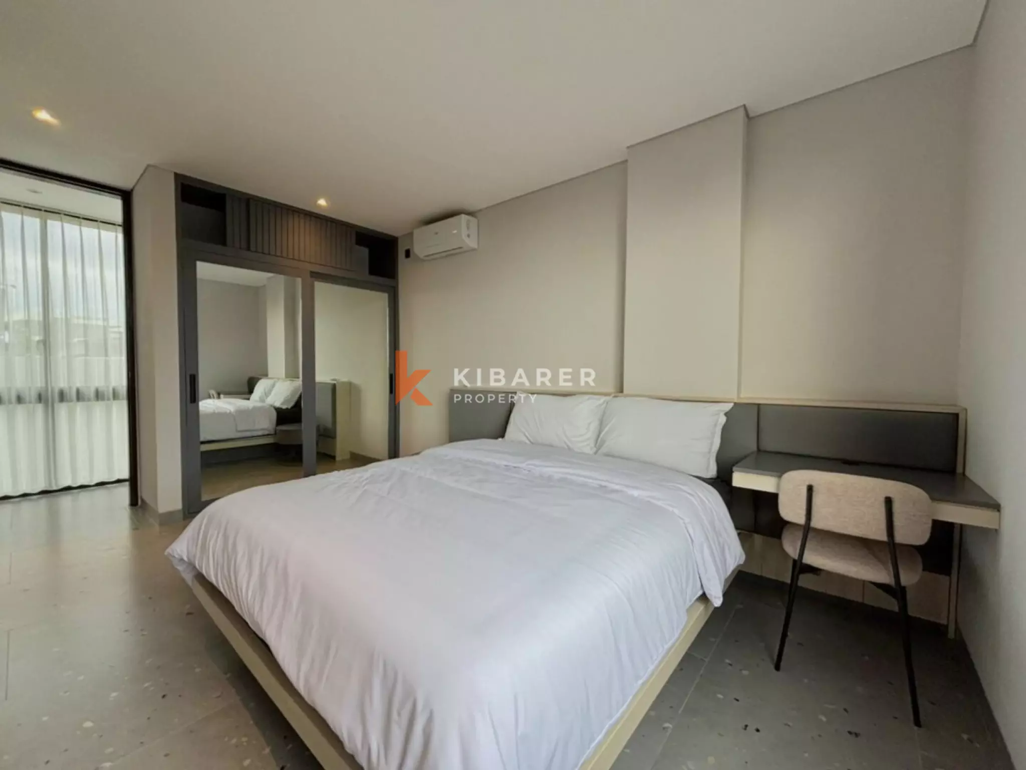 Vila Townhouse Tiga Kamar Tidur Bergaya di Dekat Berawa, Lokasi Terbaik