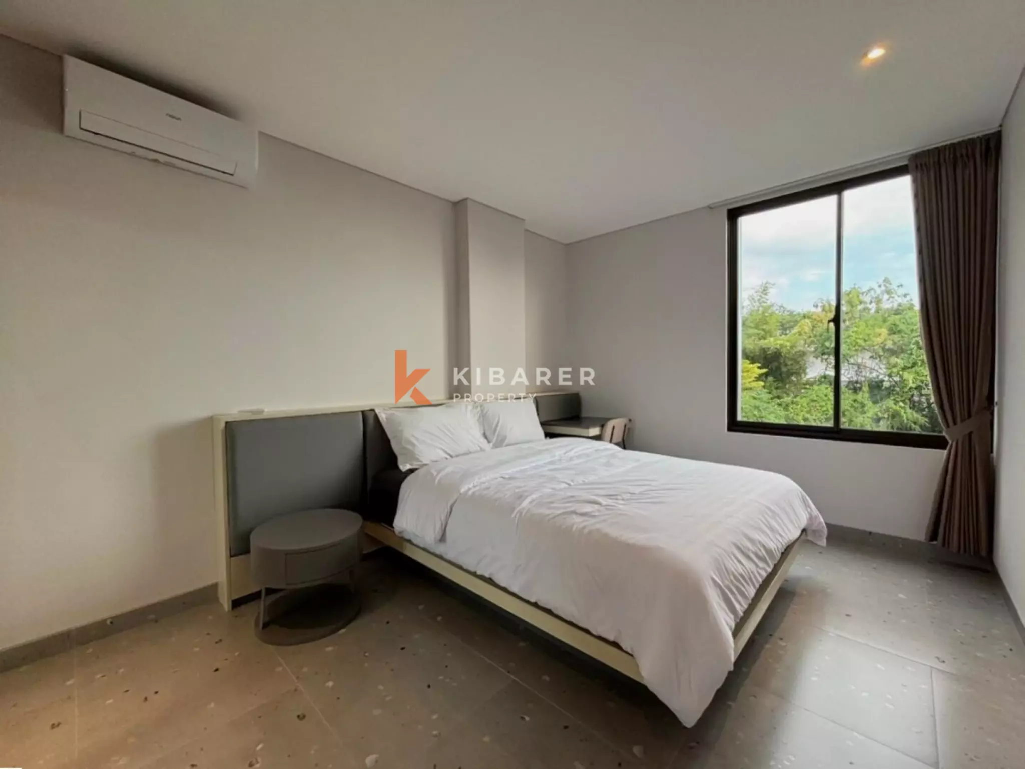 Vila Townhouse Tiga Kamar Tidur Bergaya di Dekat Berawa, Lokasi Terbaik