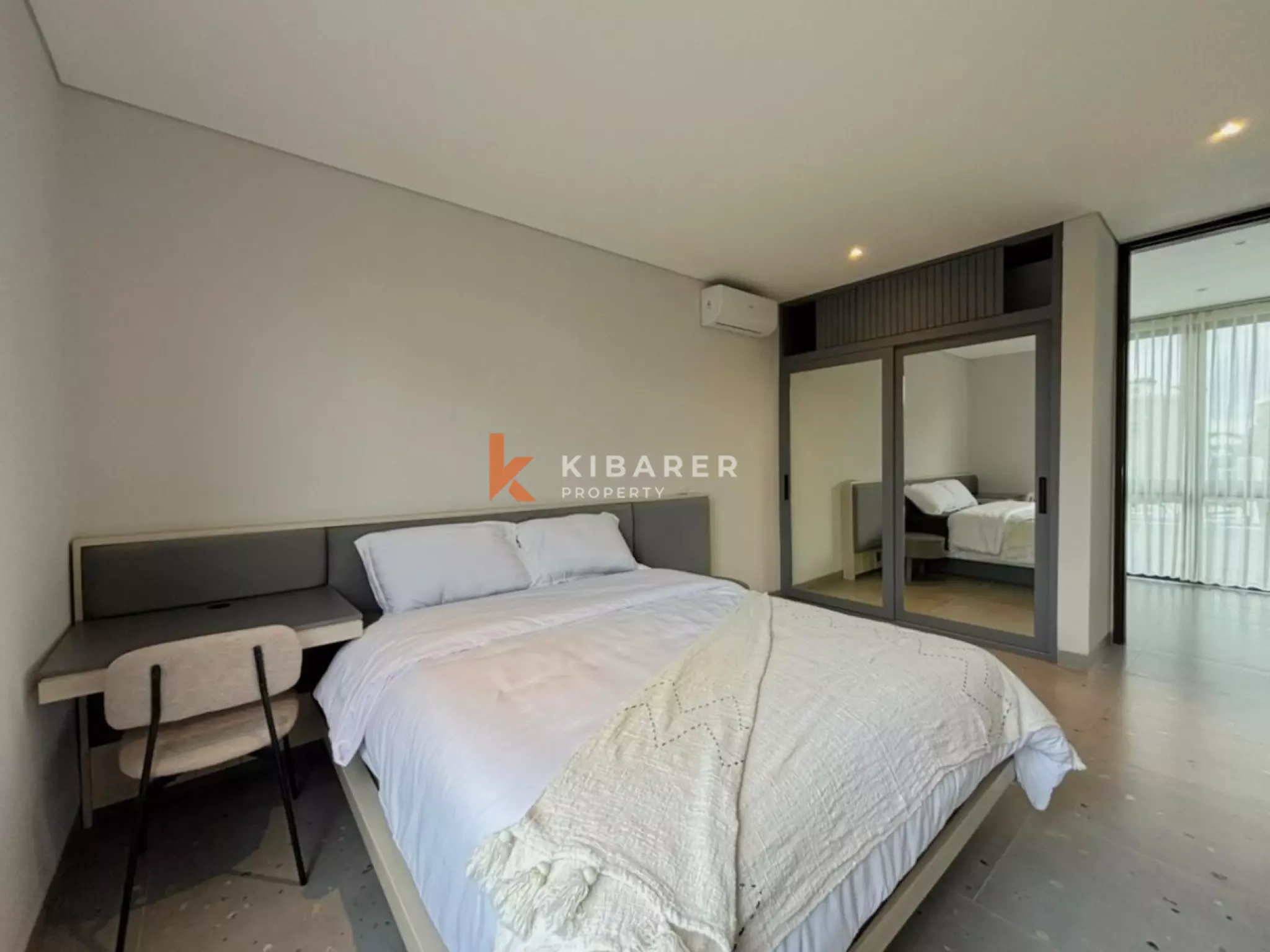 Vila Townhouse Tiga Kamar Tidur Bergaya di Dekat Berawa, Lokasi Terbaik