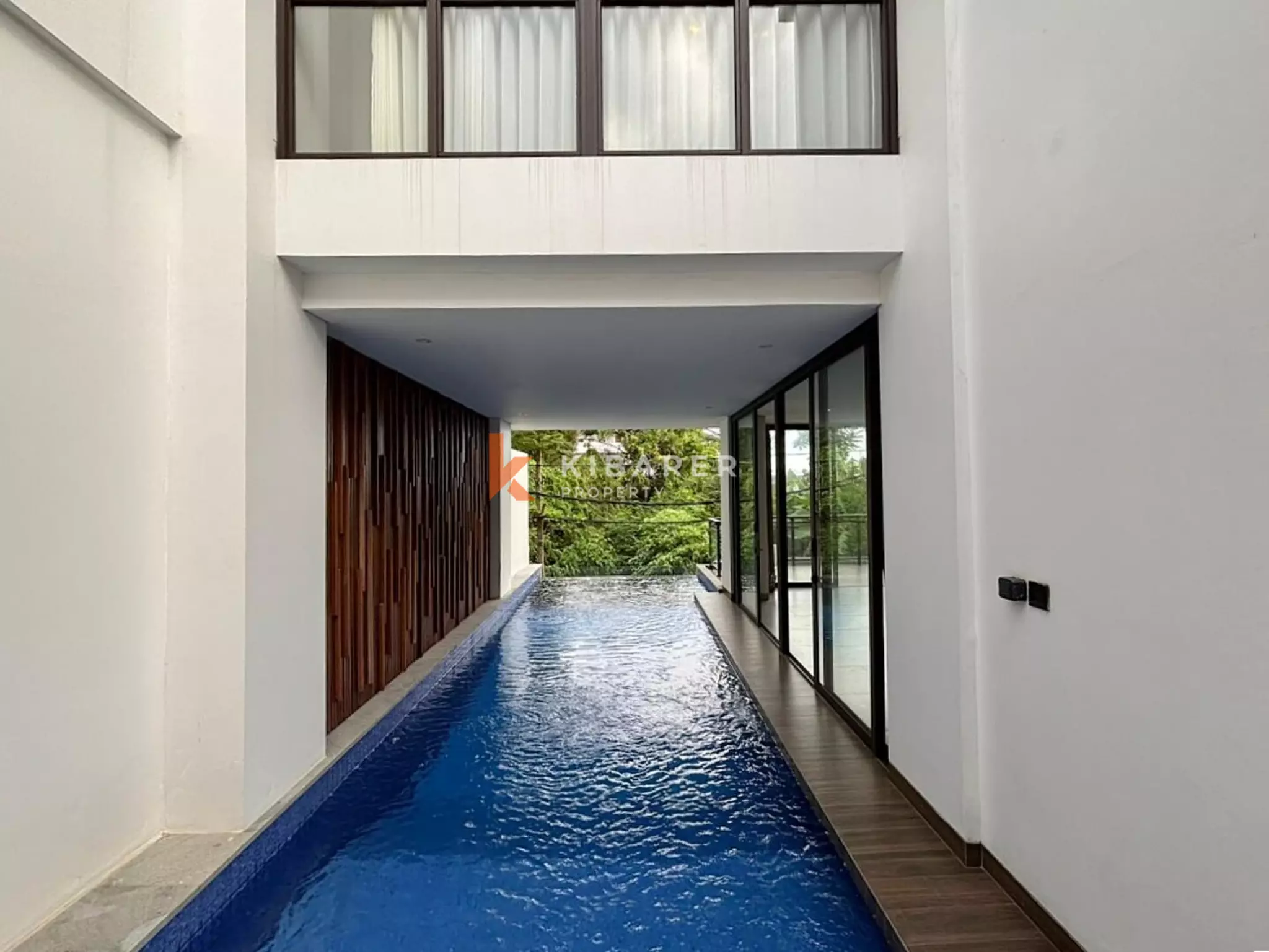 Vila Townhouse Tiga Kamar Tidur Bergaya di Dekat Berawa, Lokasi Terbaik