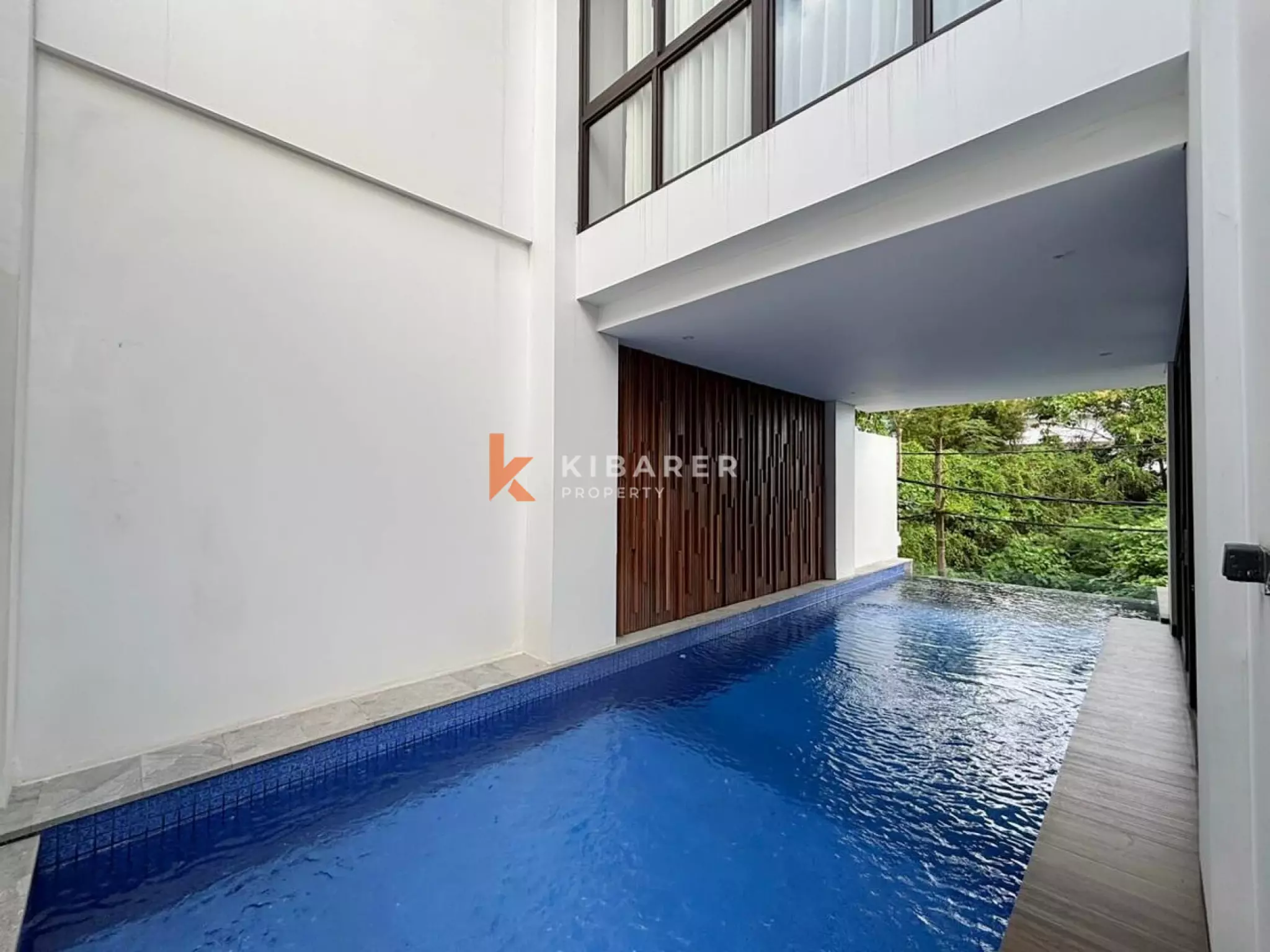 Vila Townhouse Tiga Kamar Tidur Bergaya di Dekat Berawa, Lokasi Terbaik