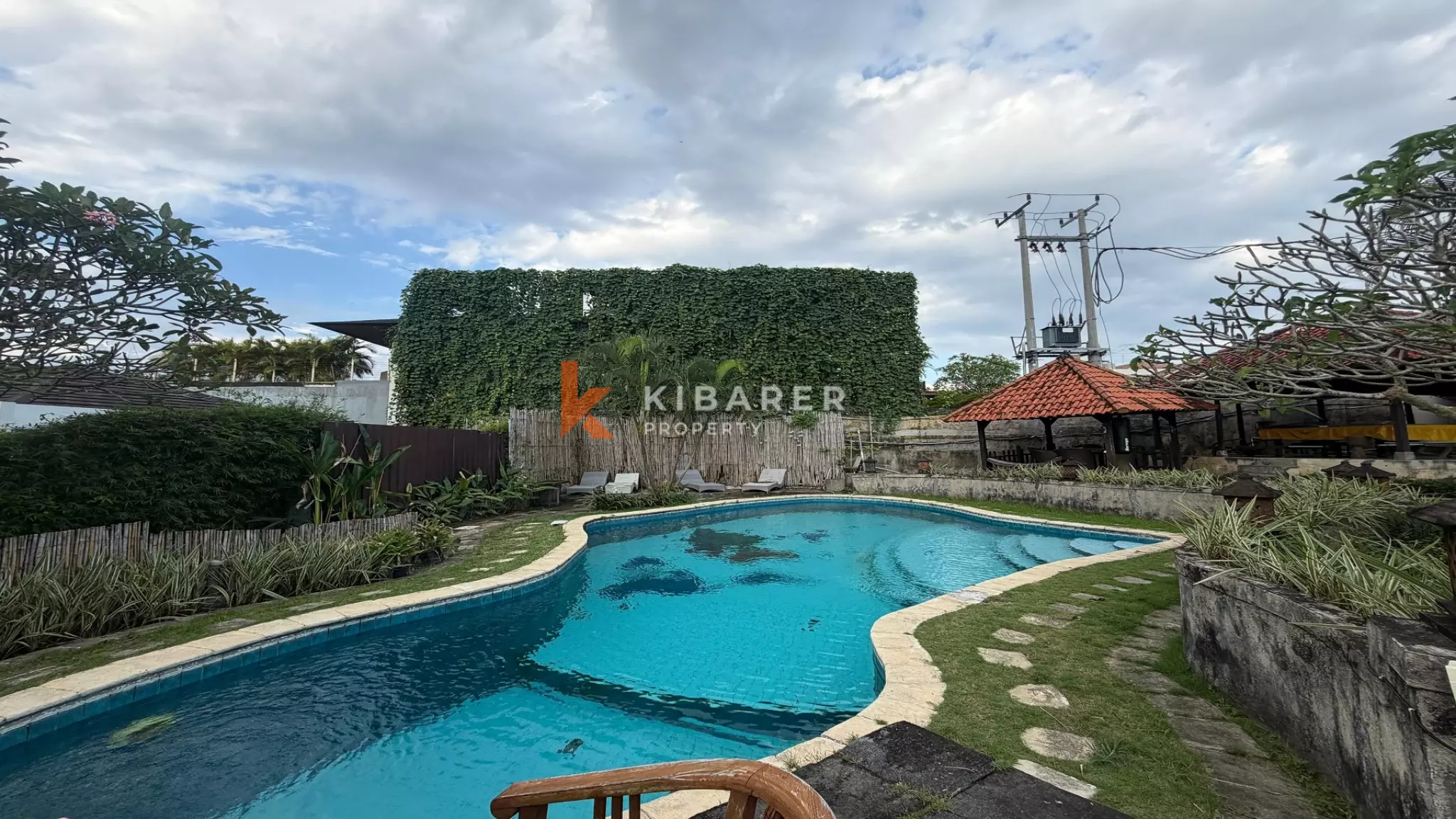 Villa confortable de trois chambres et bureau avec grand jardin à Umalas