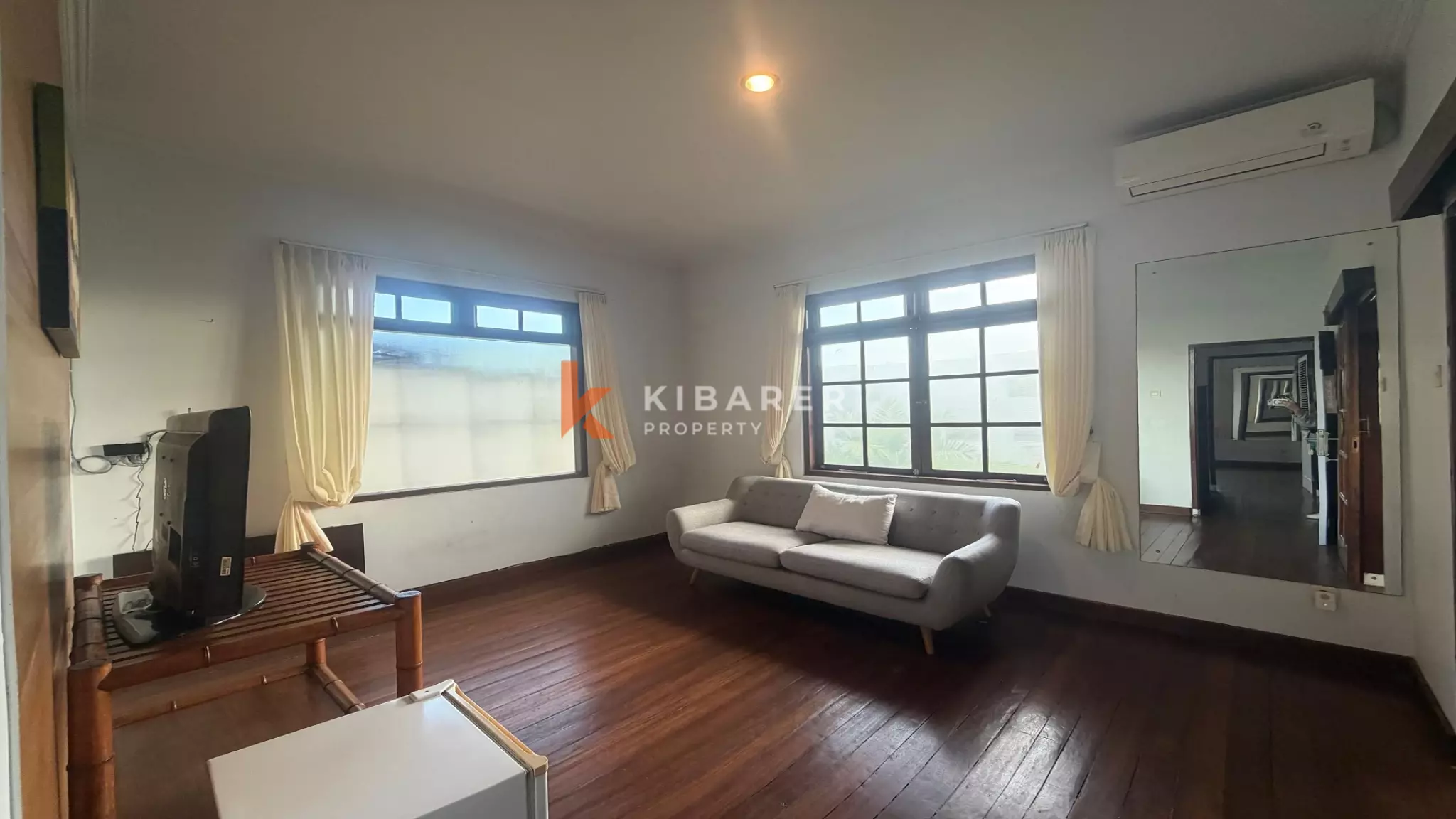Villa confortable de trois chambres et bureau avec grand jardin à Umalas