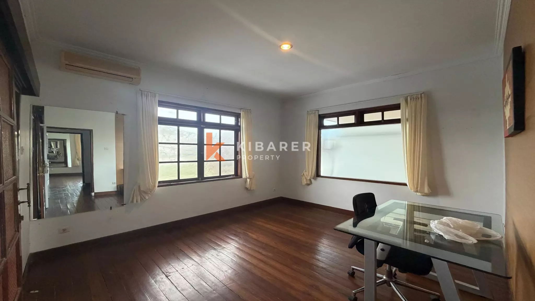 Villa confortable de trois chambres et bureau avec grand jardin à Umalas