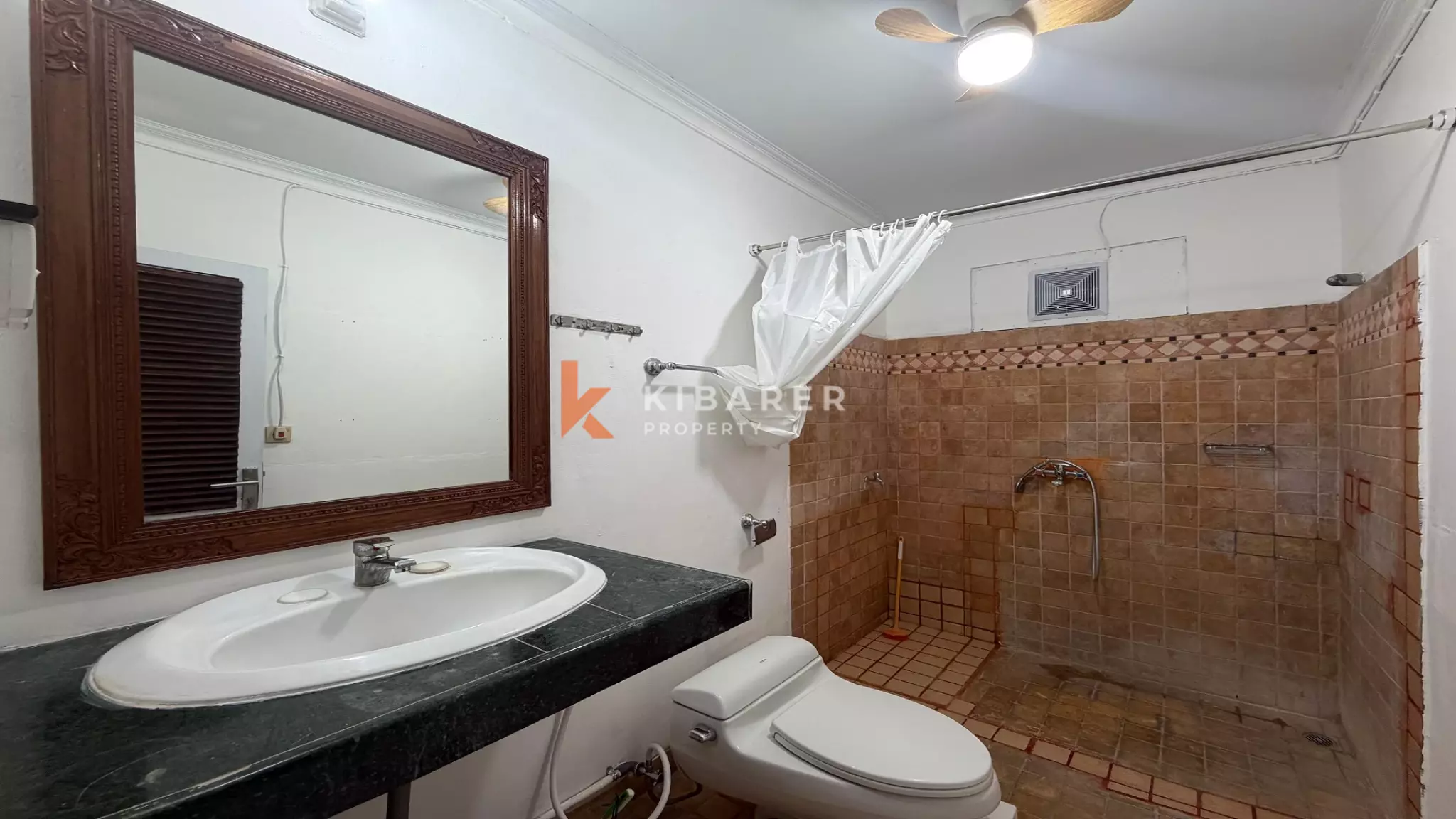 Villa confortable de trois chambres et bureau avec grand jardin à Umalas