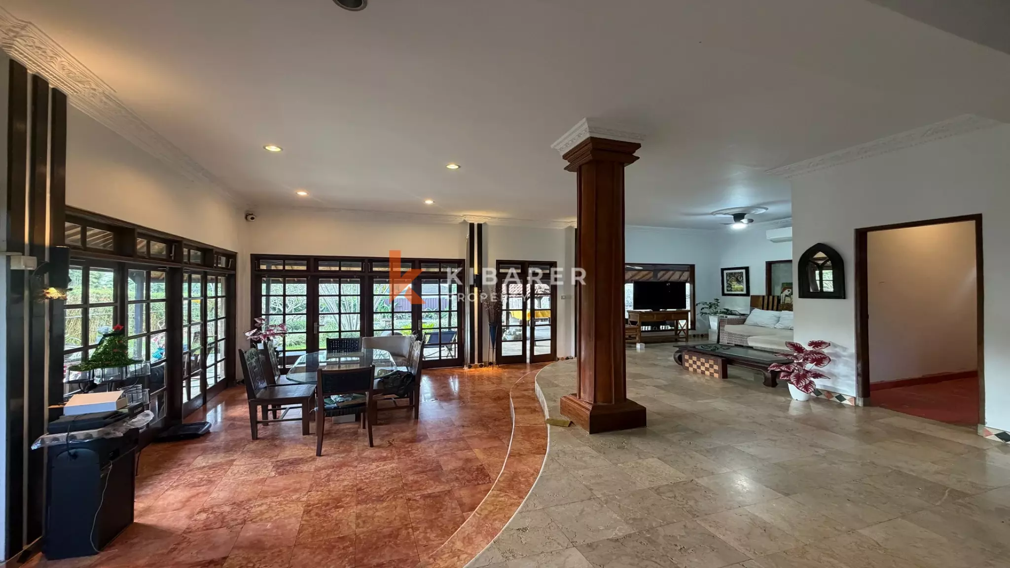 Villa confortable de trois chambres et bureau avec grand jardin à Umalas