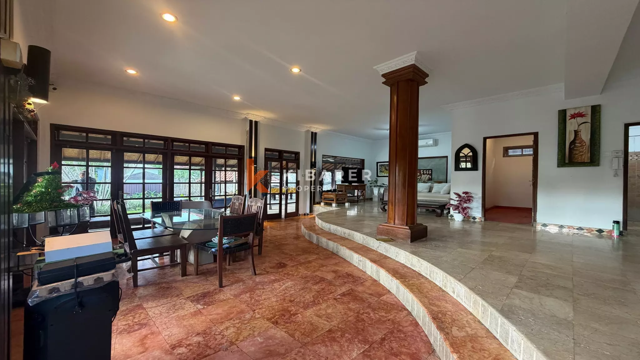 Villa confortable de trois chambres et bureau avec grand jardin à Umalas