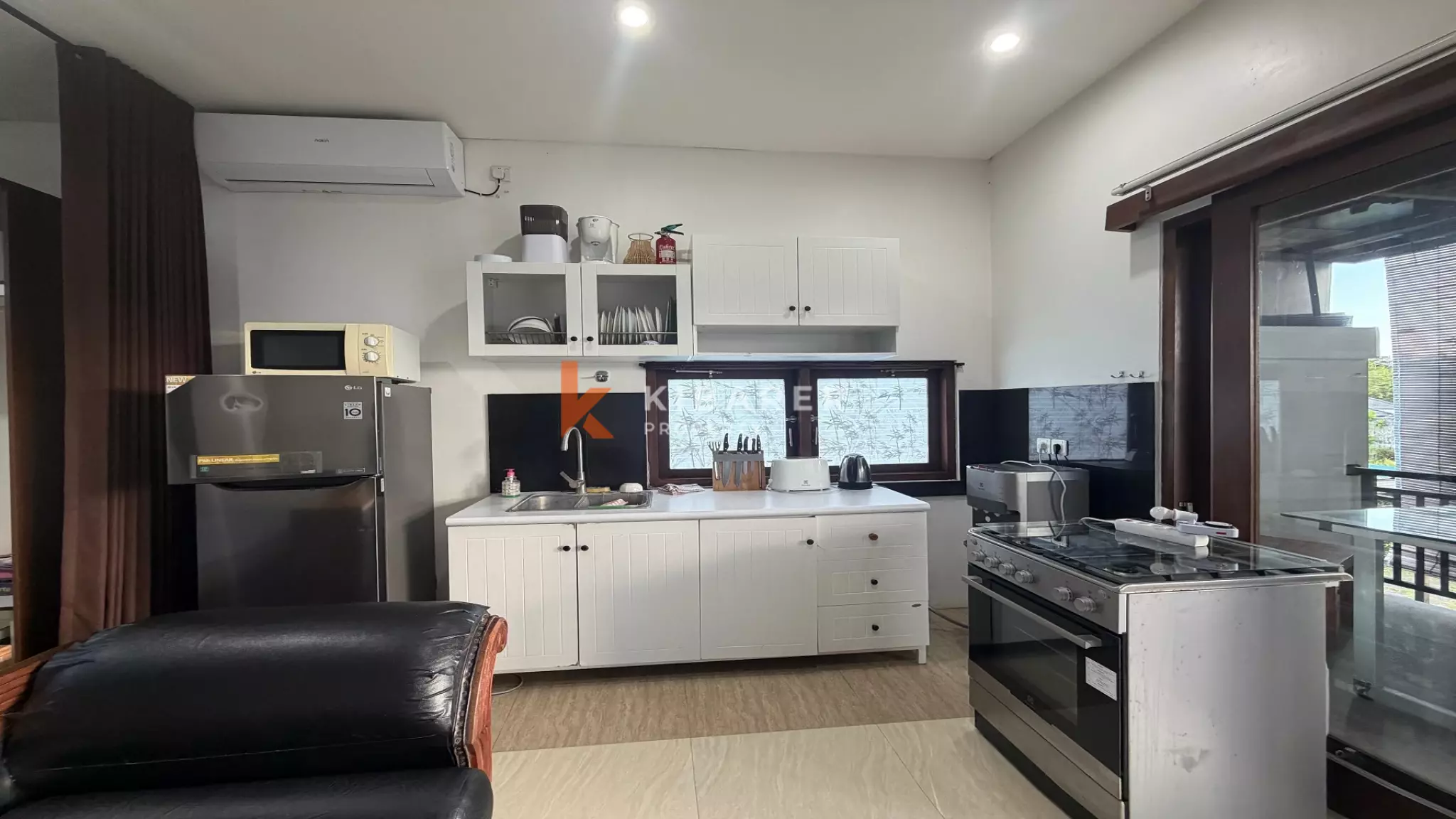 Cozy Complete One-Bedroom Apartment with Private Balcony in Umalas