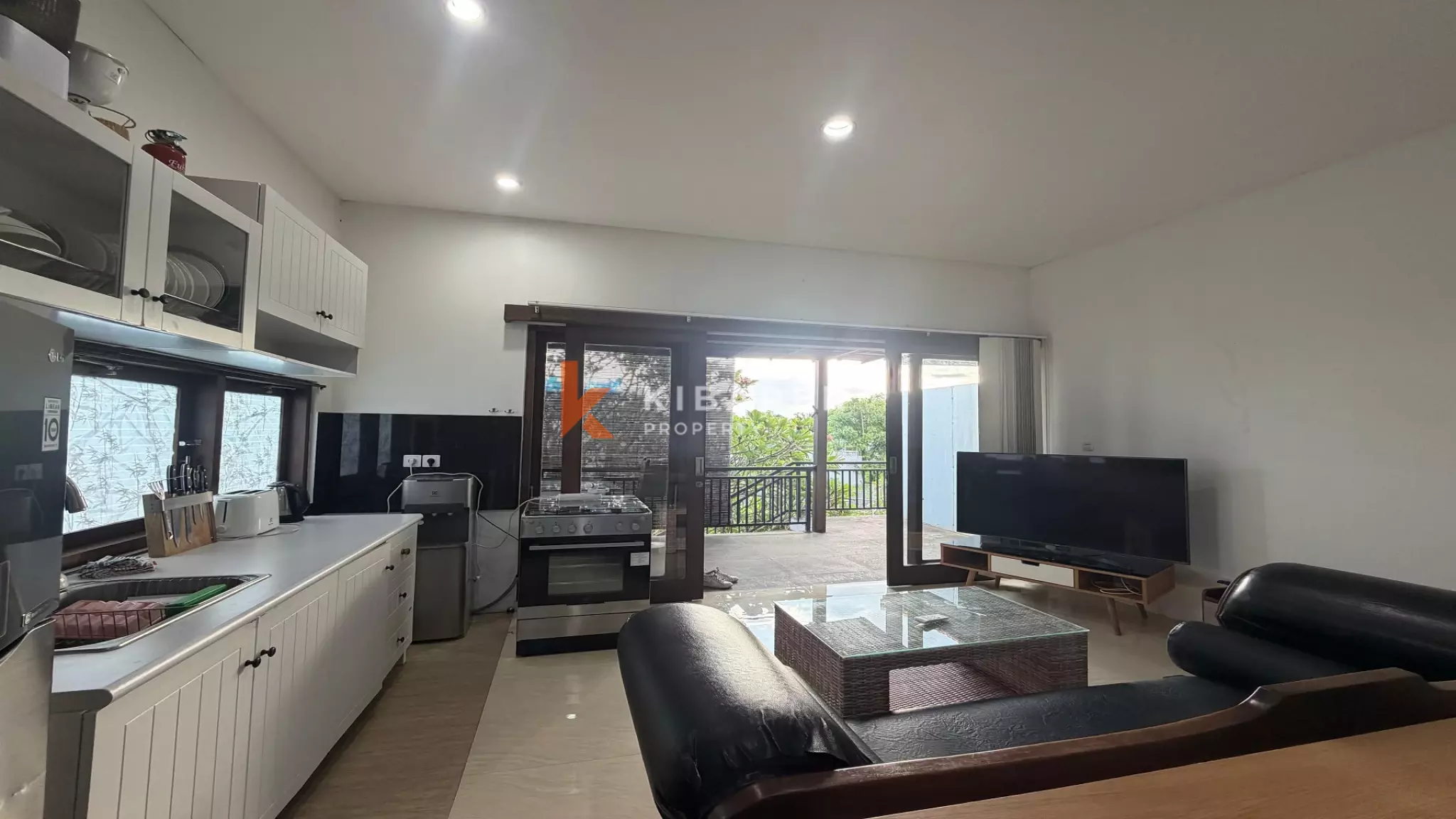 Cozy Complete One-Bedroom Apartment with Private Balcony in Umalas