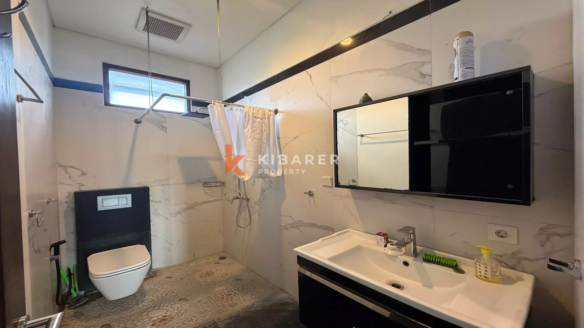 Cozy Complete One-Bedroom Apartment with Private Balcony in Umalas