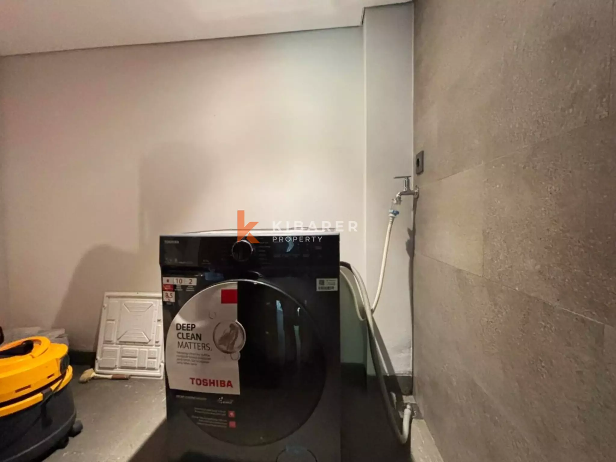 Maison de ville de trois chambres idéalement située et dotée d'équipements modernes à Berawa