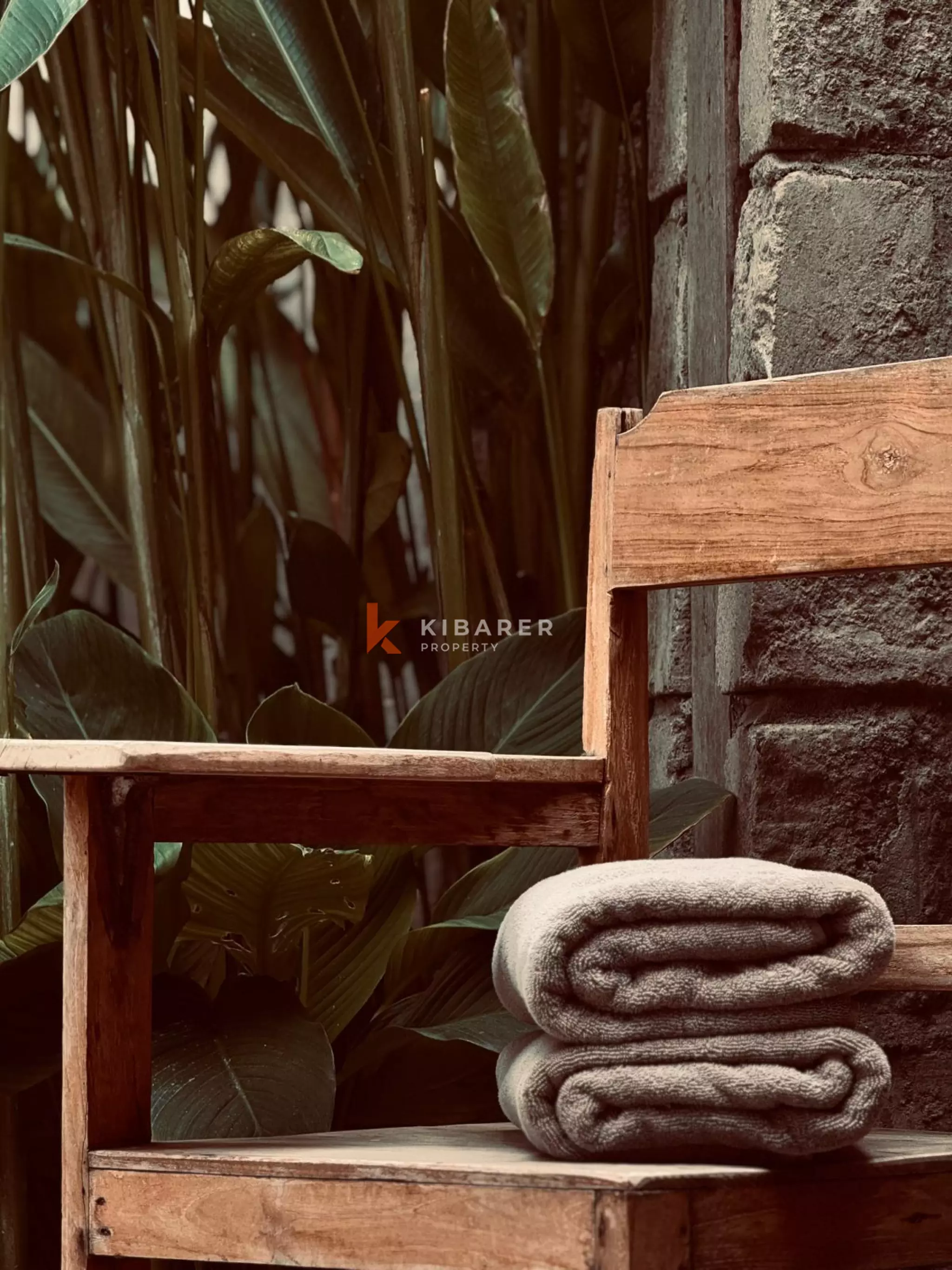Wooden Ethnic Three Bedroom Villa in Batu Bolong