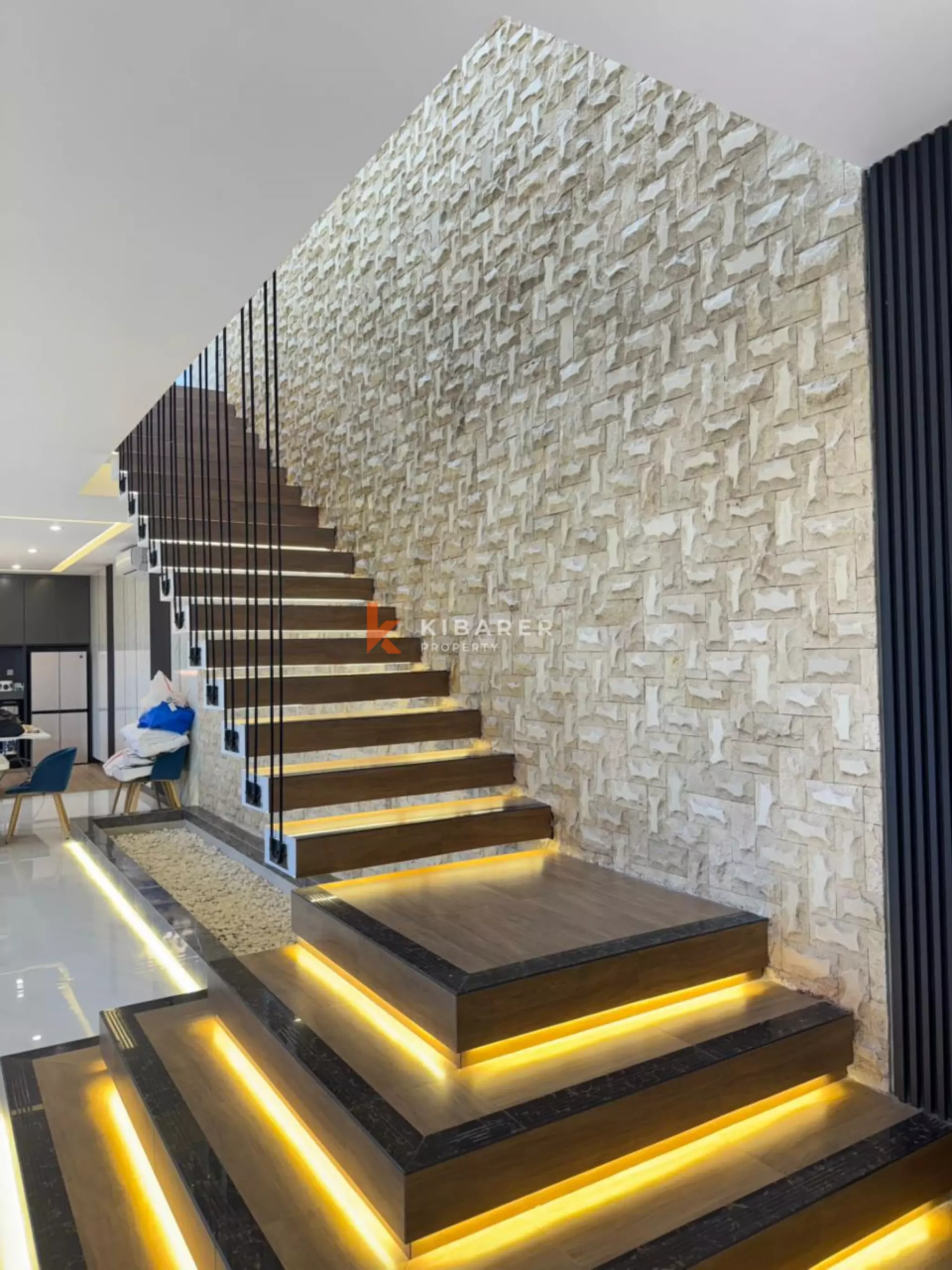 Sophisticated Tropical Five Bedroom Villa Living in Kutuh