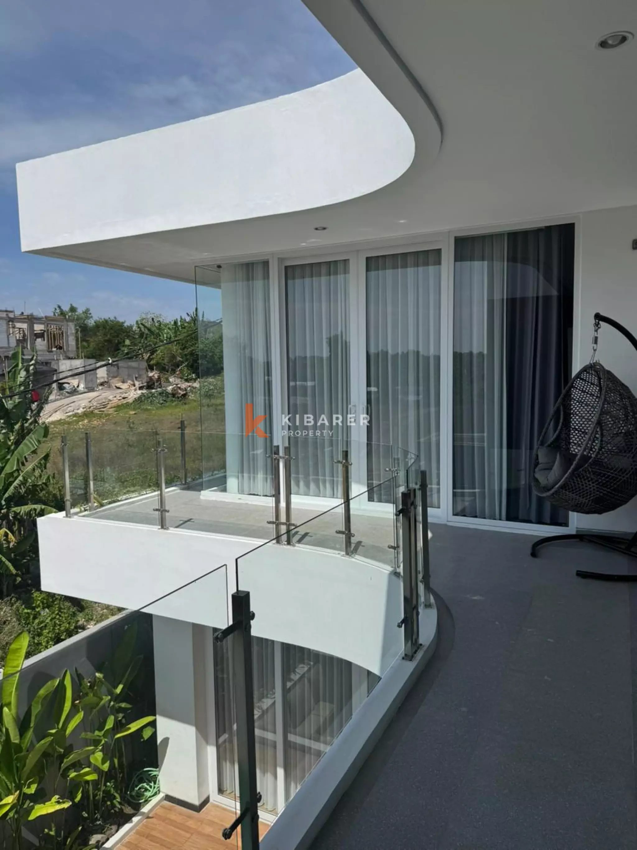 Sophisticated Tropical Five Bedroom Villa Living in Kutuh