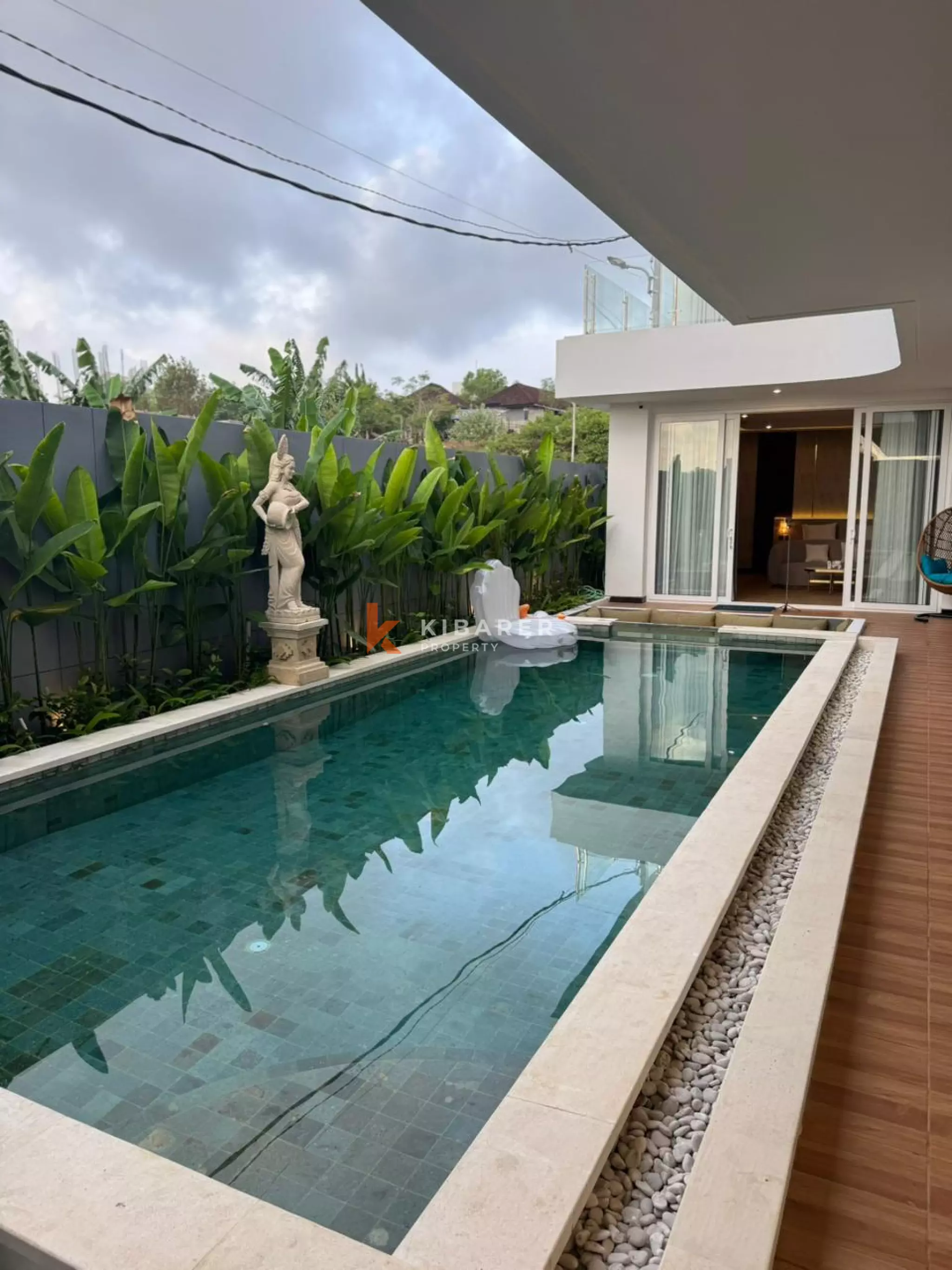 Sophisticated Tropical Five Bedroom Villa Living in Kutuh