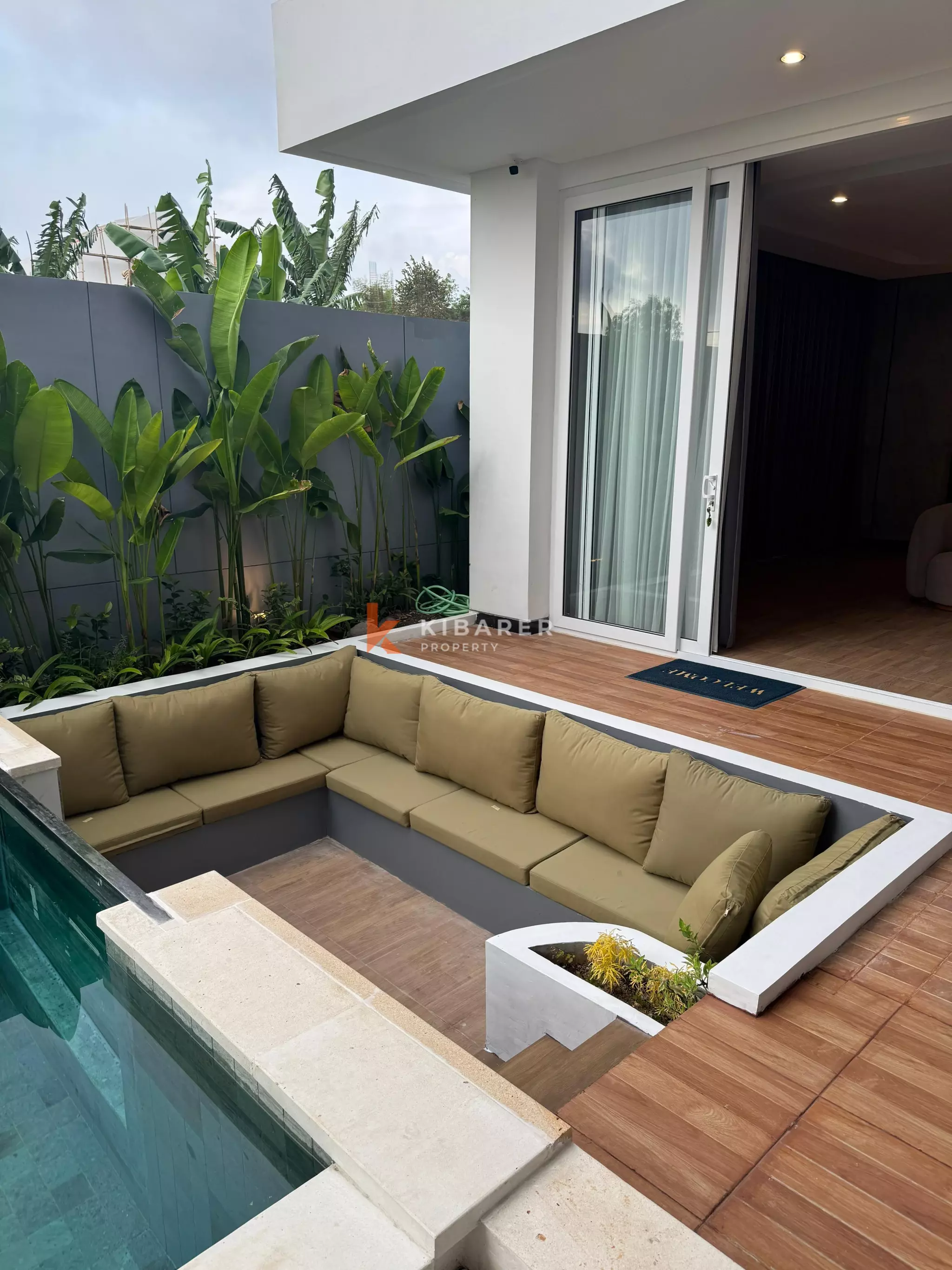 Sophisticated Tropical Five Bedroom Villa Living in Kutuh