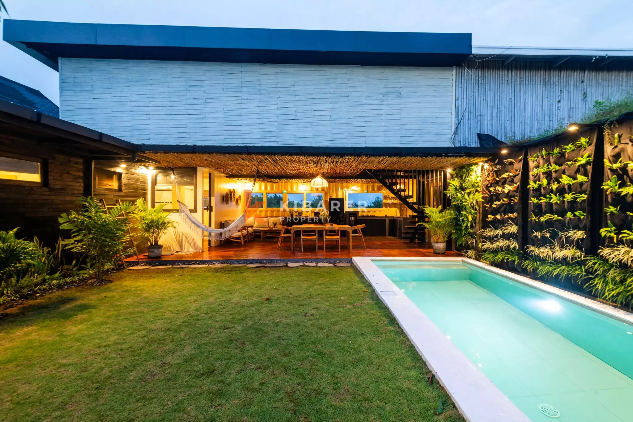 Stylish Three Bedroom Urban Villa Near Kedungu Beach