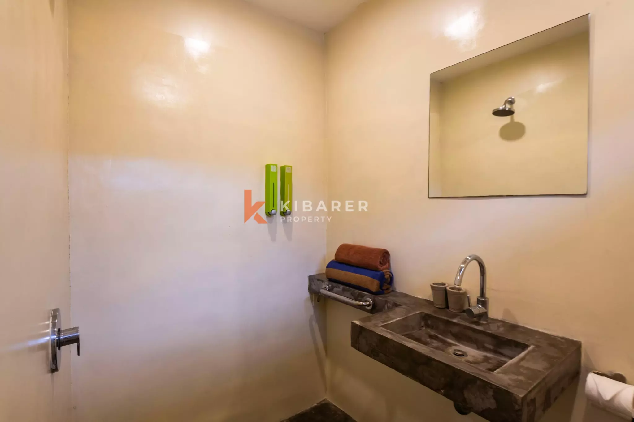 Stylish Three Bedroom Urban Villa Near Kedungu Beach