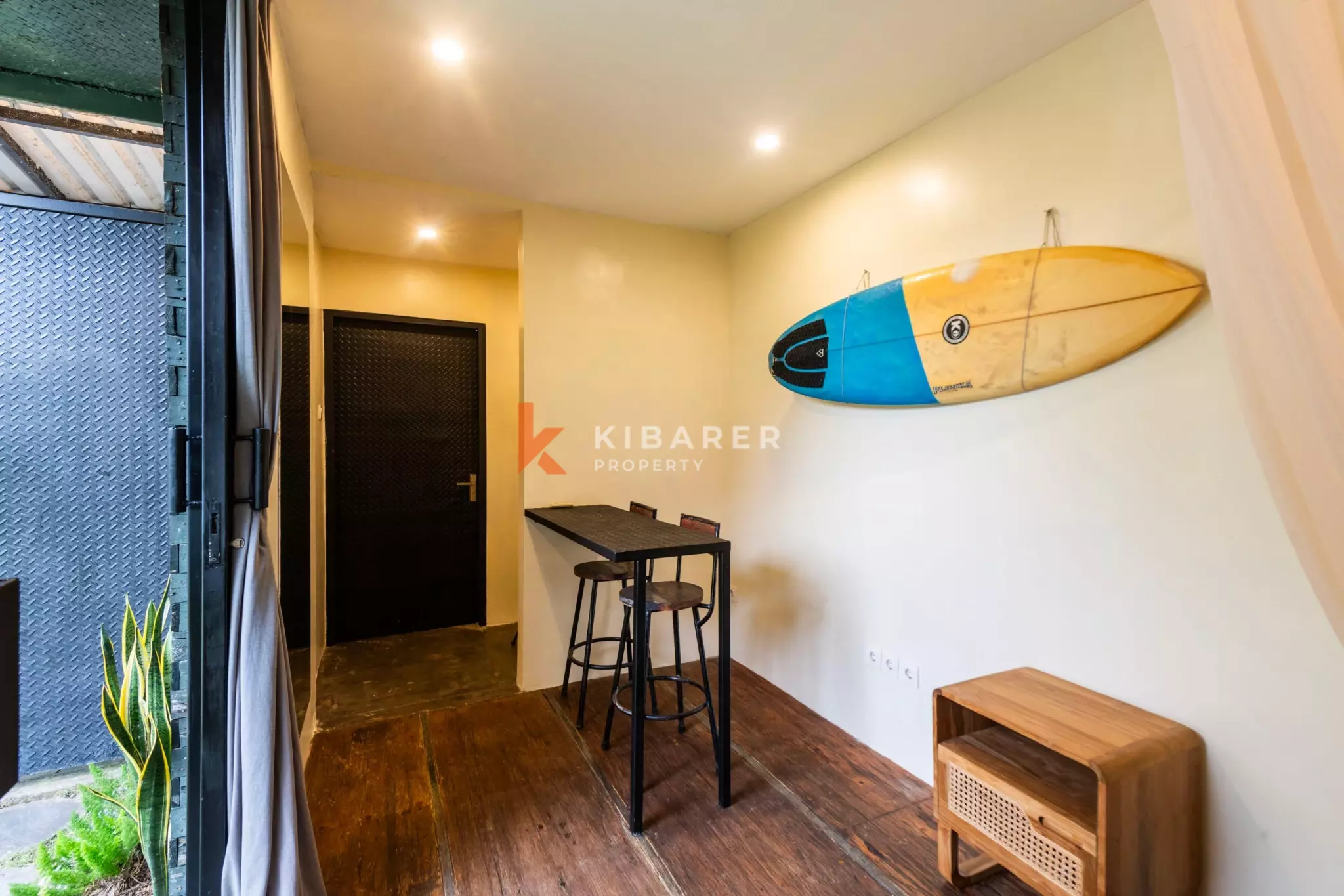 Stylish Three Bedroom Urban Villa Near Kedungu Beach