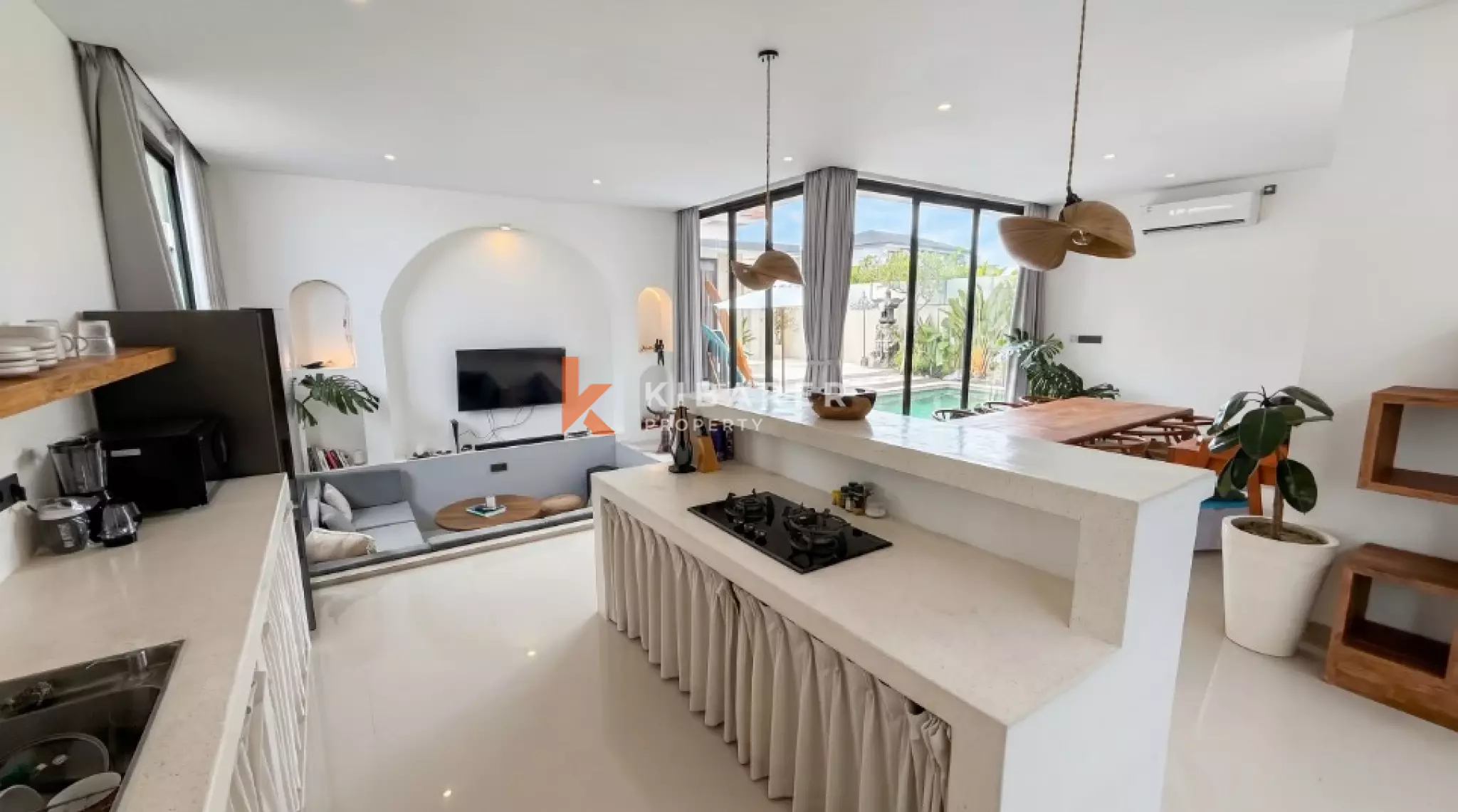 Bright and Airy Tropical Three Bedroom Villa Near Seseh Beach