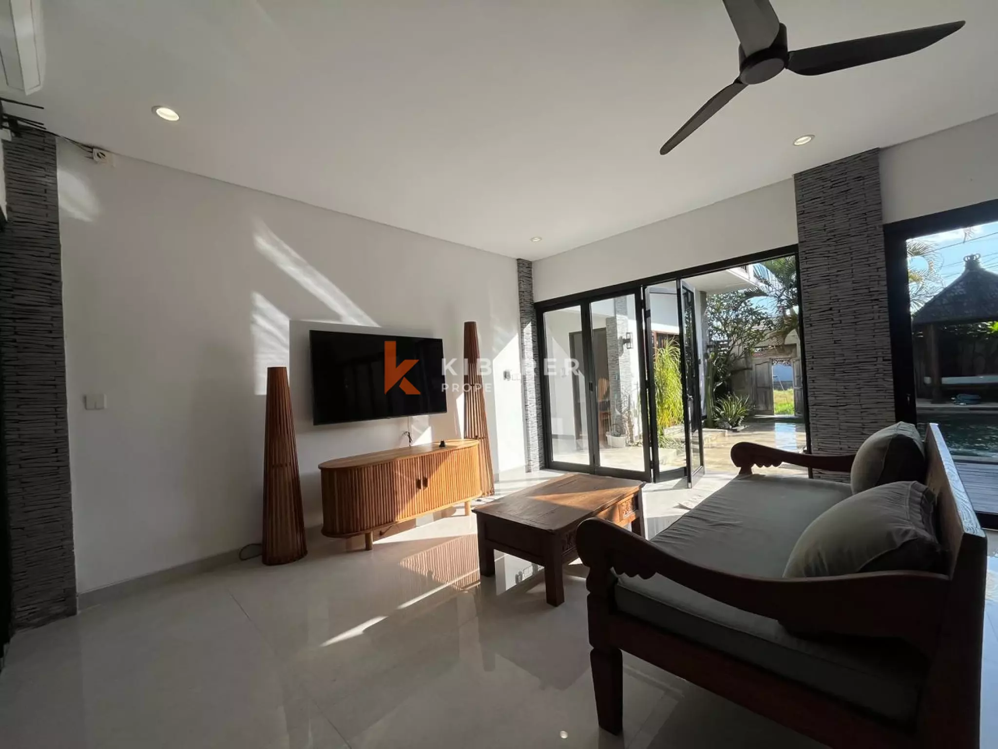Freshly Renovated Four-Bedroom with Enclosed Living Villa in Umalas