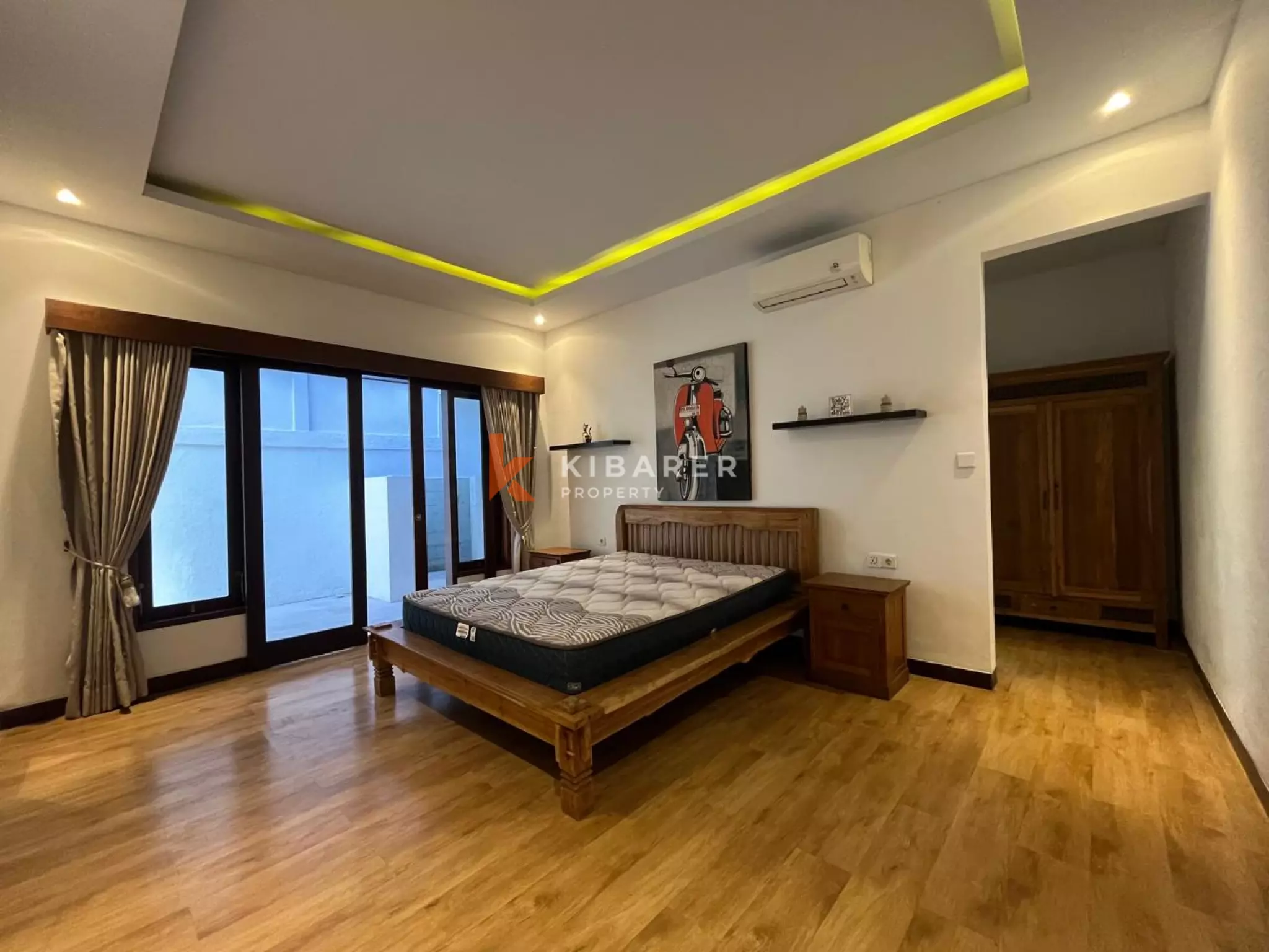 Freshly Renovated Four-Bedroom with Enclosed Living Villa in Umalas