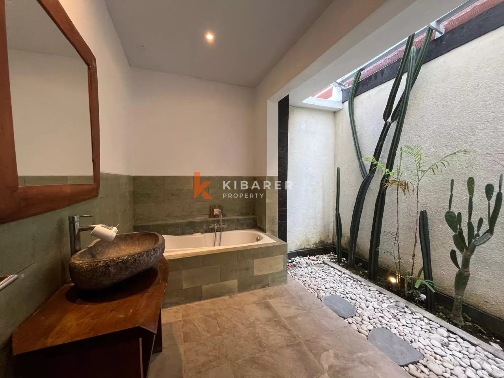 Freshly Renovated Four-Bedroom with Enclosed Living Villa in Umalas