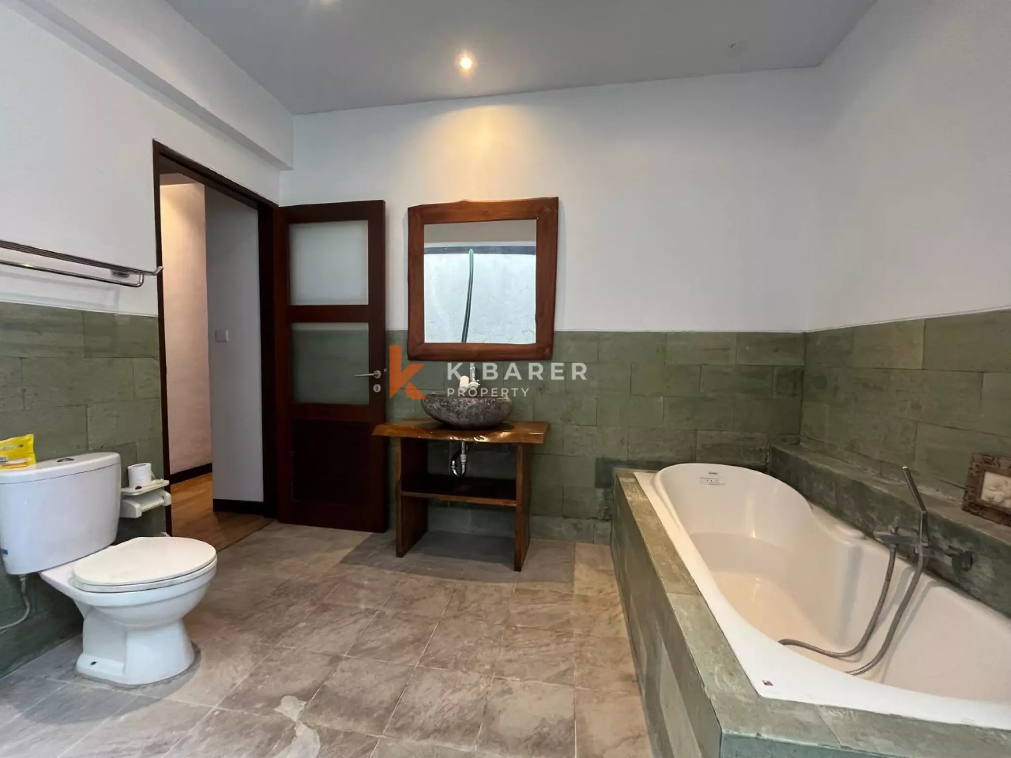 Freshly Renovated Four-Bedroom with Enclosed Living Villa in Umalas