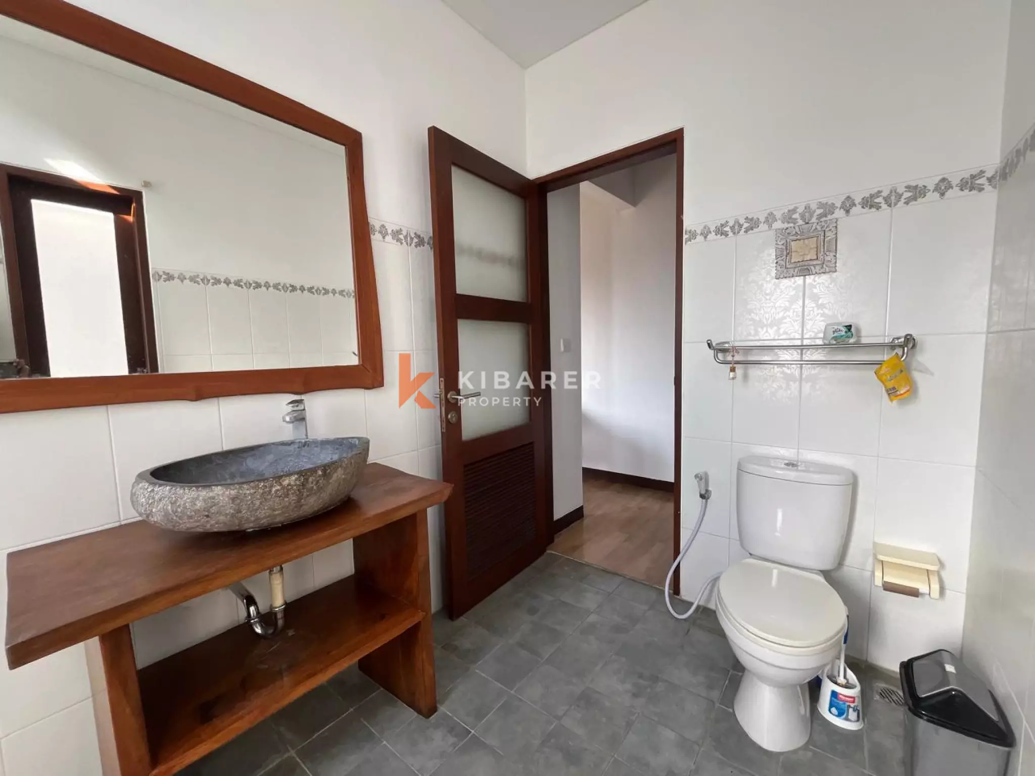 Freshly Renovated Four-Bedroom with Enclosed Living Villa in Umalas