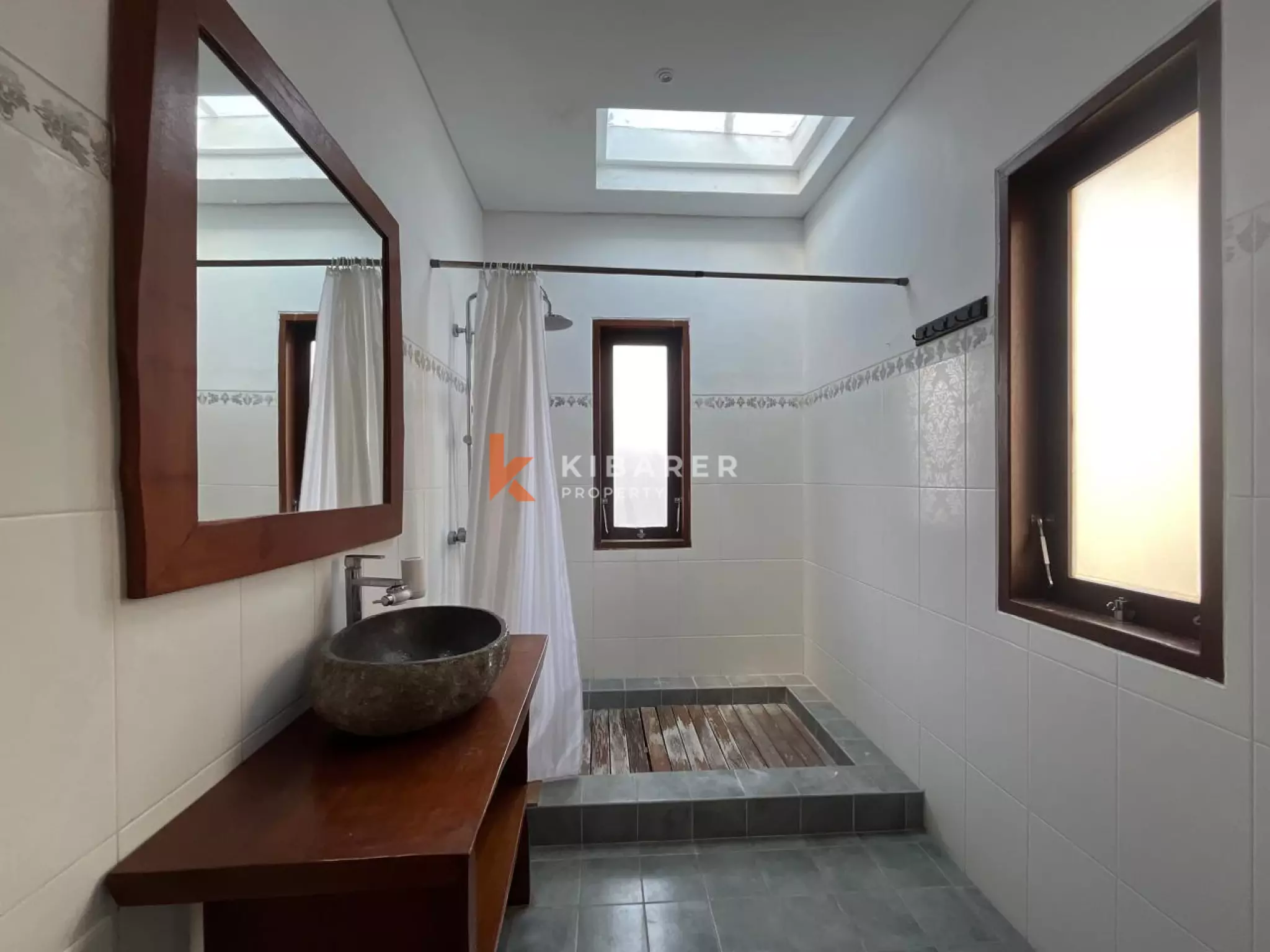 Freshly Renovated Four-Bedroom with Enclosed Living Villa in Umalas