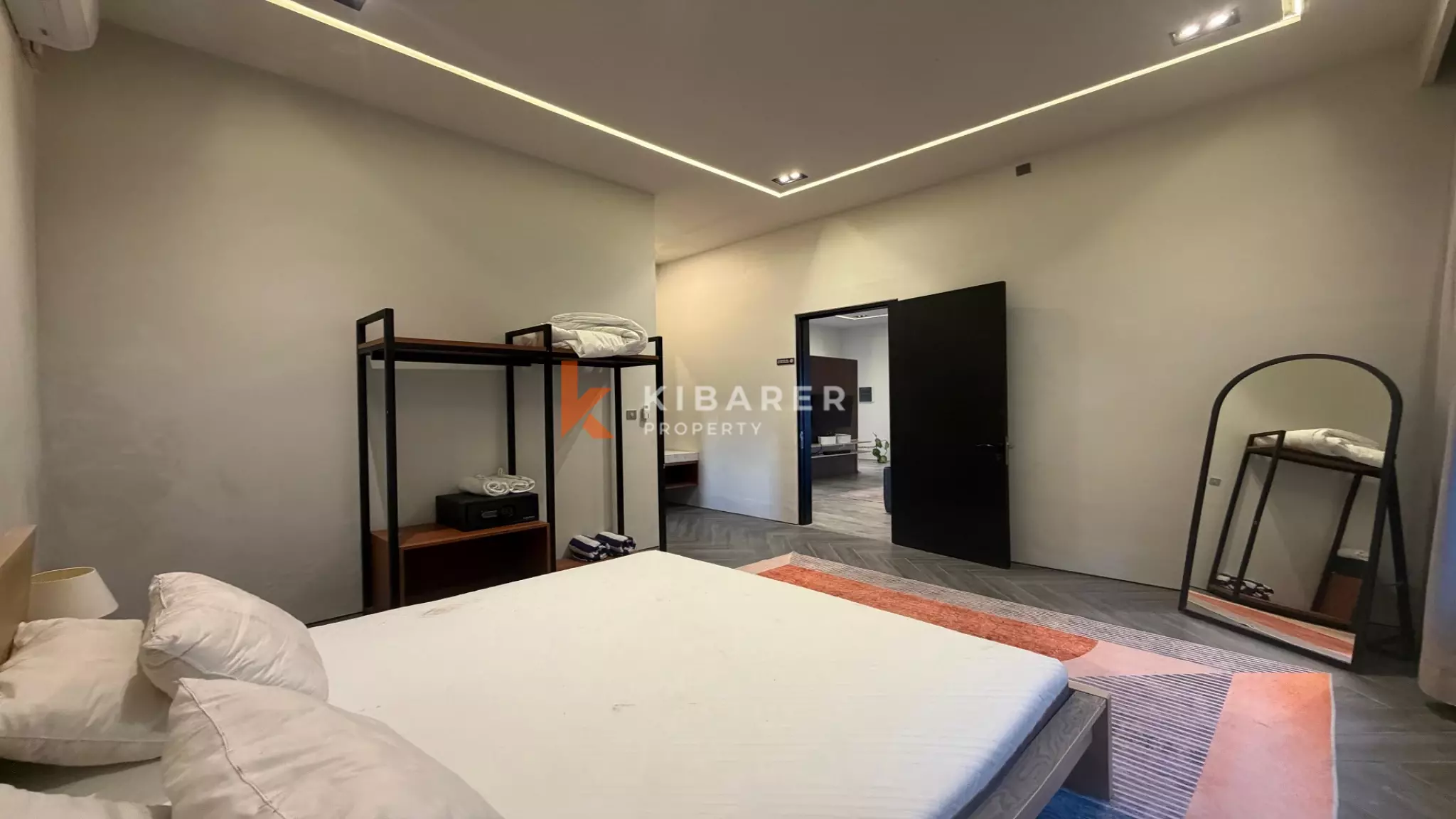 Luxury Four-Storey Six-Bedrooms Villa with City, Sea & Airport View in Jimbaran